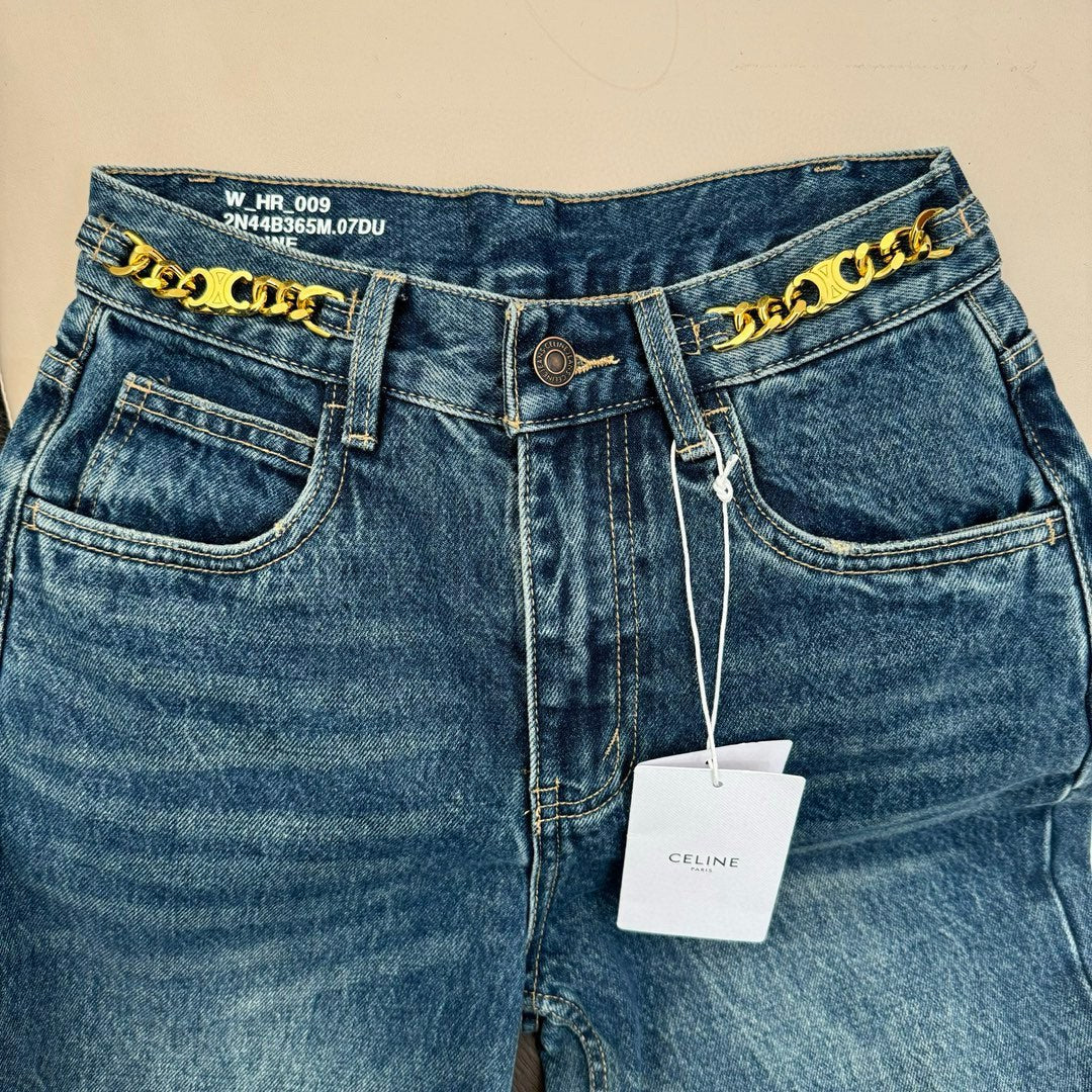Celine - 2403 - 24 Весна/Лето Новинка Джинсы прямого кроя Triumph Gate с металлической цепочкой и пряжкой на талии