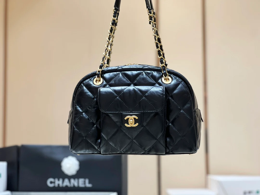 Маленькая сумка-боулинг Chanel 24a - черная