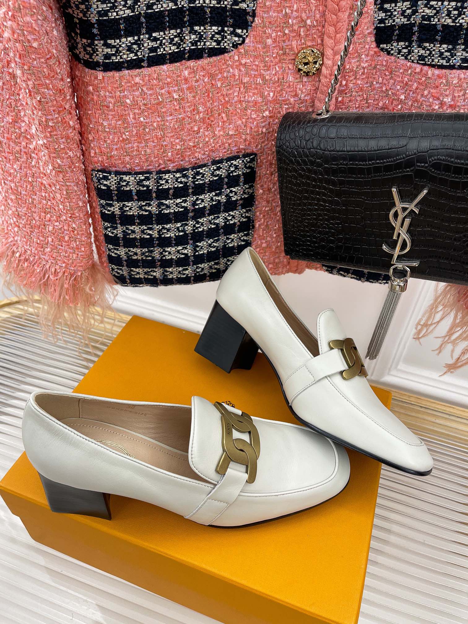 Tods - Лоферы с металлической пряжкой