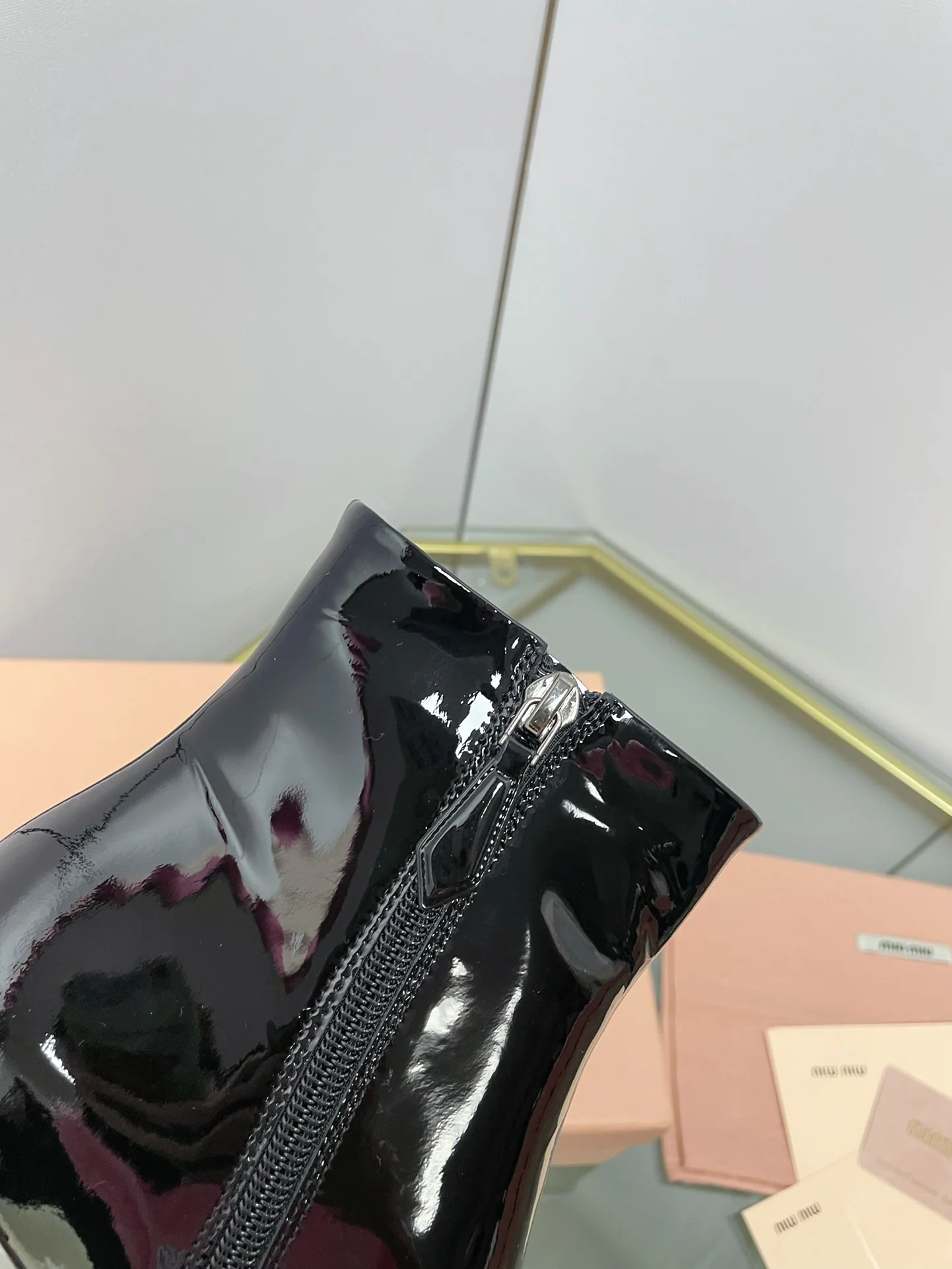 Miu Miu - Ретро-сапоги на массивном каблуке