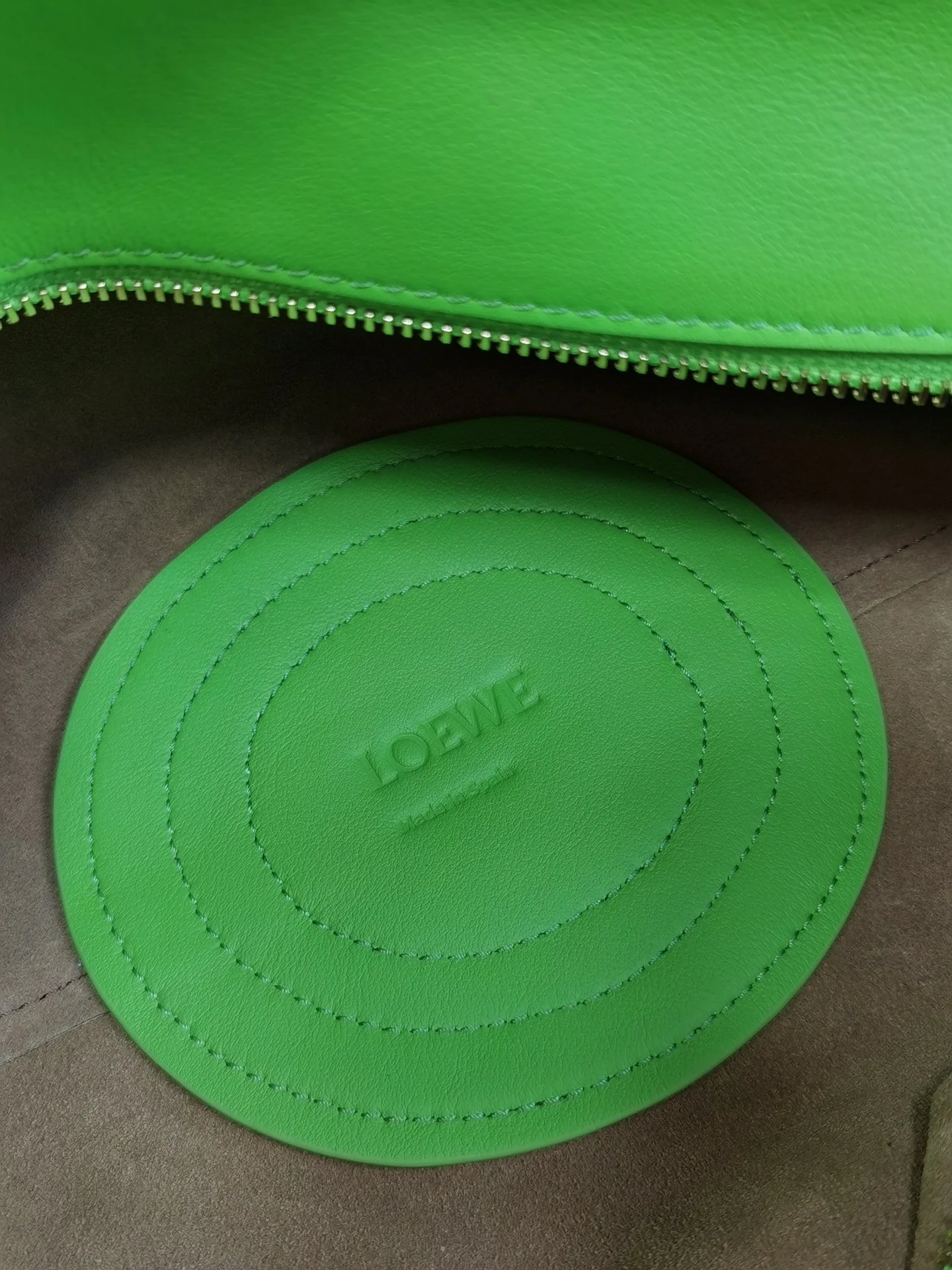 Сумка для прогулок Loewe Paseo - телячья кожа наппа - маленькая - с цепочкой - зеленая