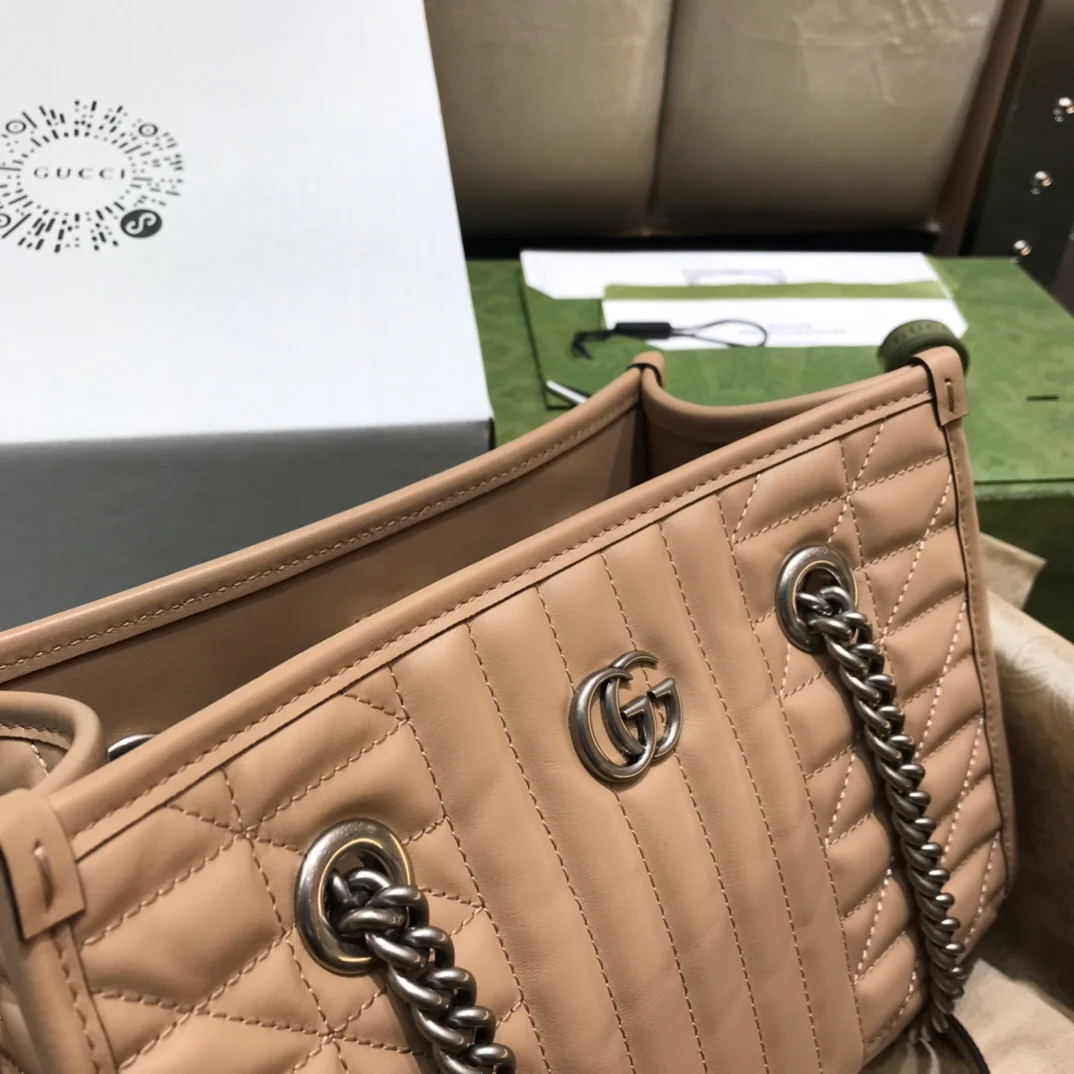 Маленькая сумка для покупок Gucci Marmont Geometric Series