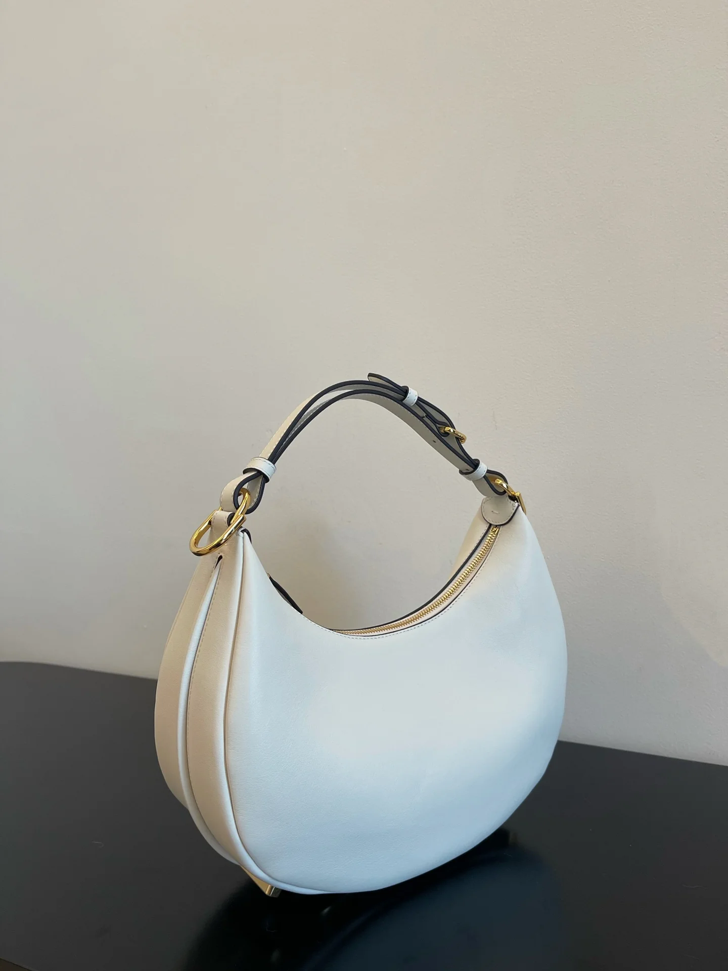 Fendi-fendigraphy - Маленькая белая кожаная сумка под мышку