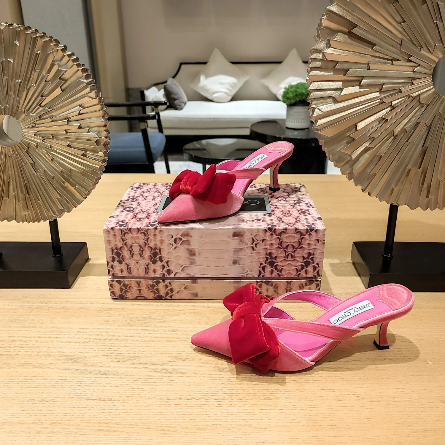 Босоножки на шпильке Jimmy с бабочкой из шелка - розовые