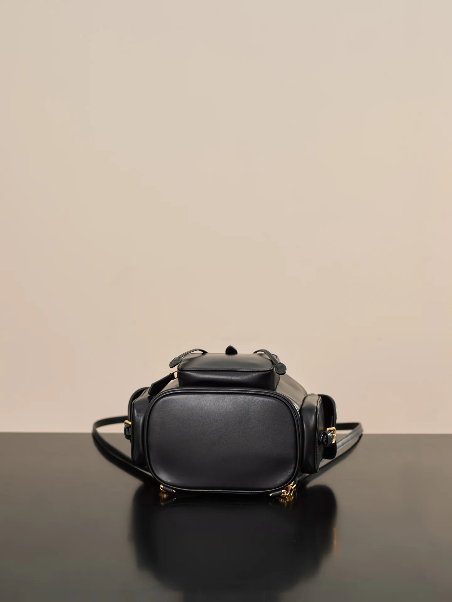 Рюкзак Miu Miu-5bz043m1480 из коровьей кожи, маленький, черный.