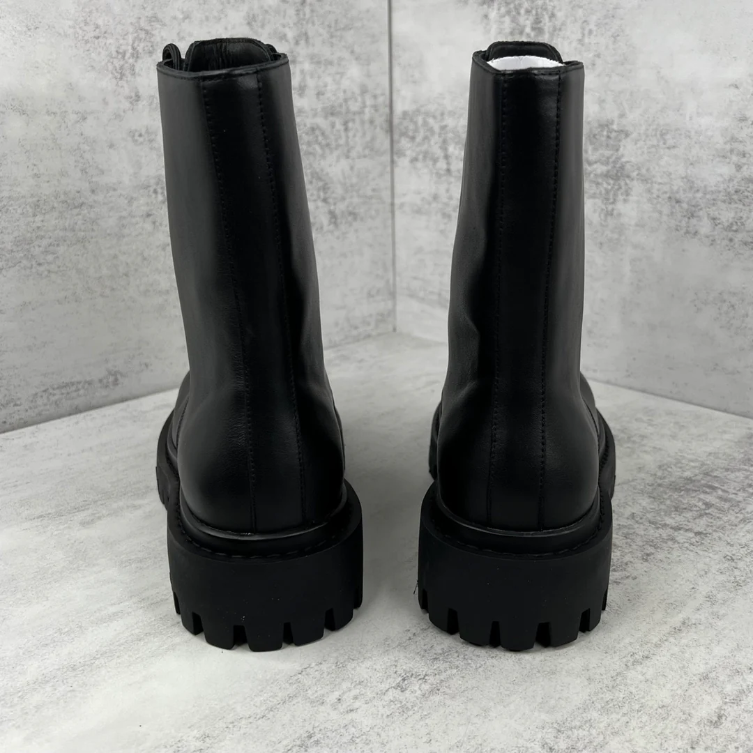 Повседневные ботинки Balenciaga Strike 22s на платформе, шнуровки, полностью кожаные.