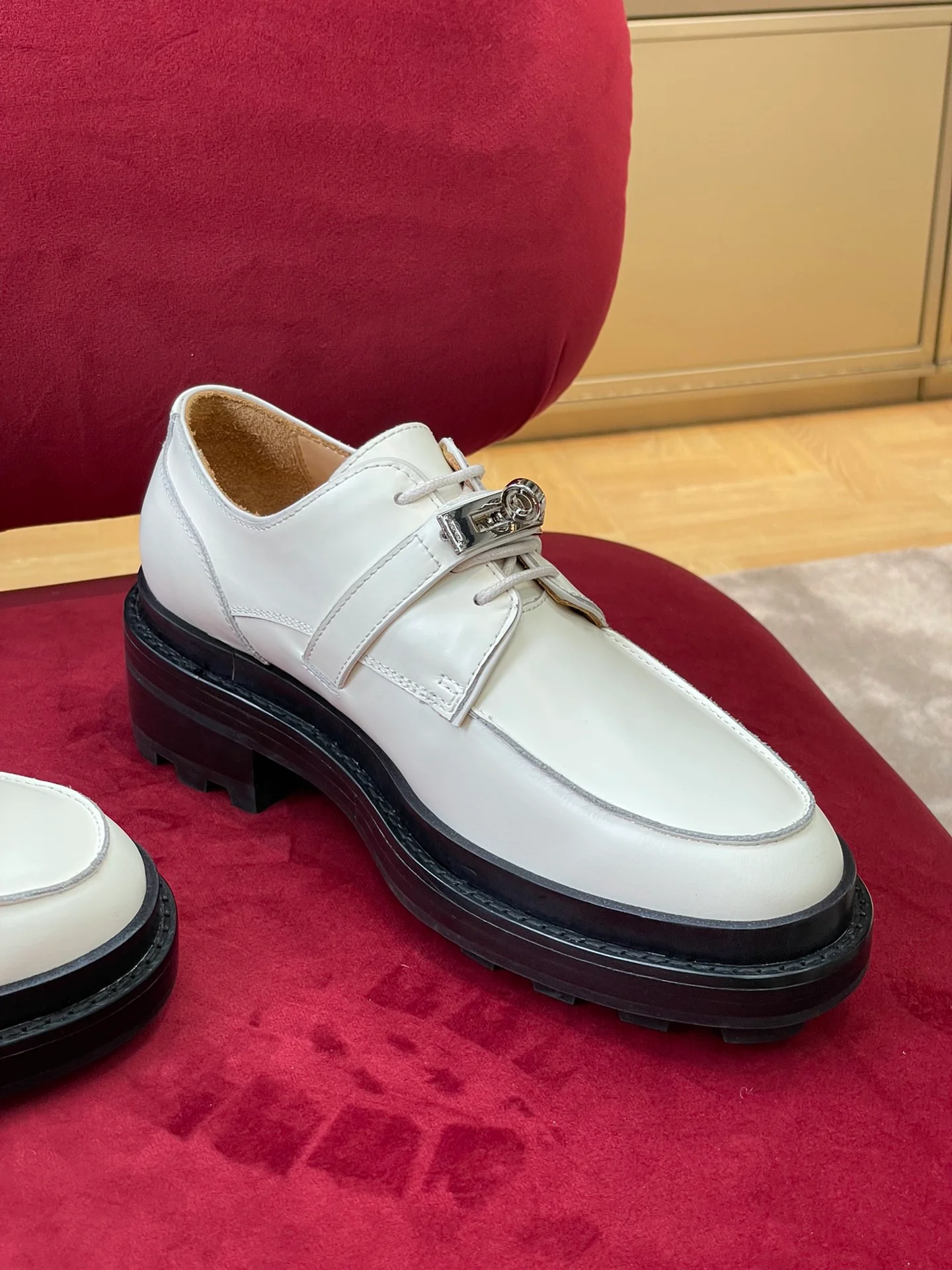 Hermes - Новинка сезона осень/зима 2022 - Обувь Kelly Alo