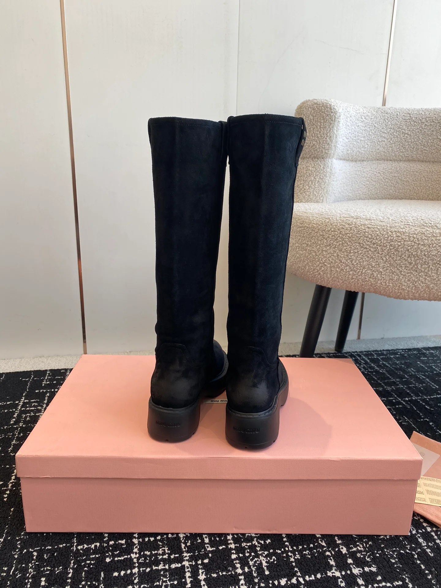 Ботильоны на высоком каблуке Miu Miu 2024 — черные