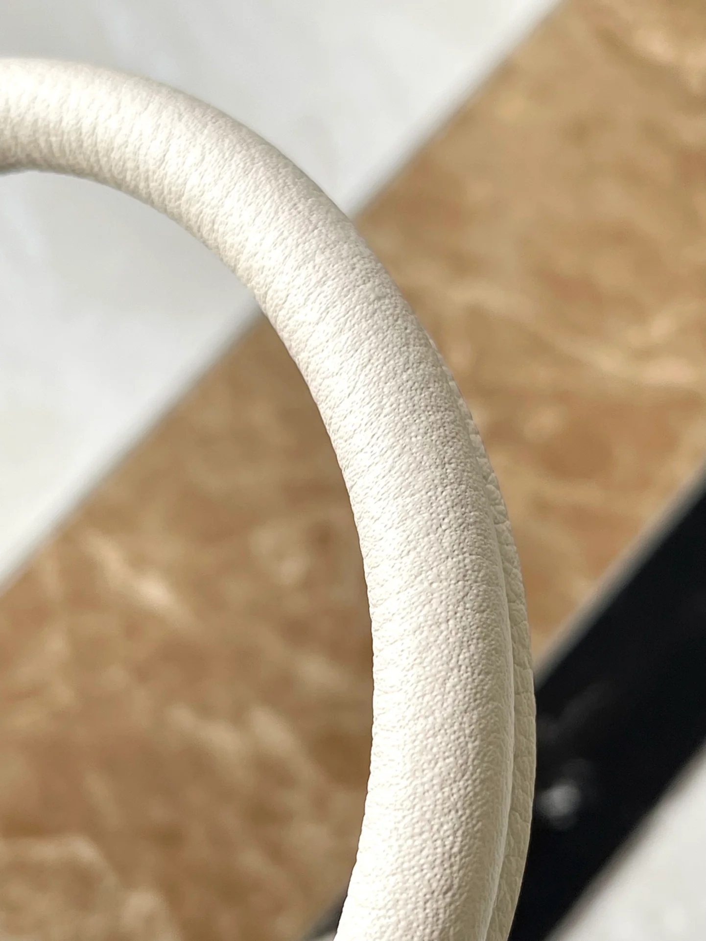 m46008-LV-madeleine-bb-handbag/crossbody bag-white