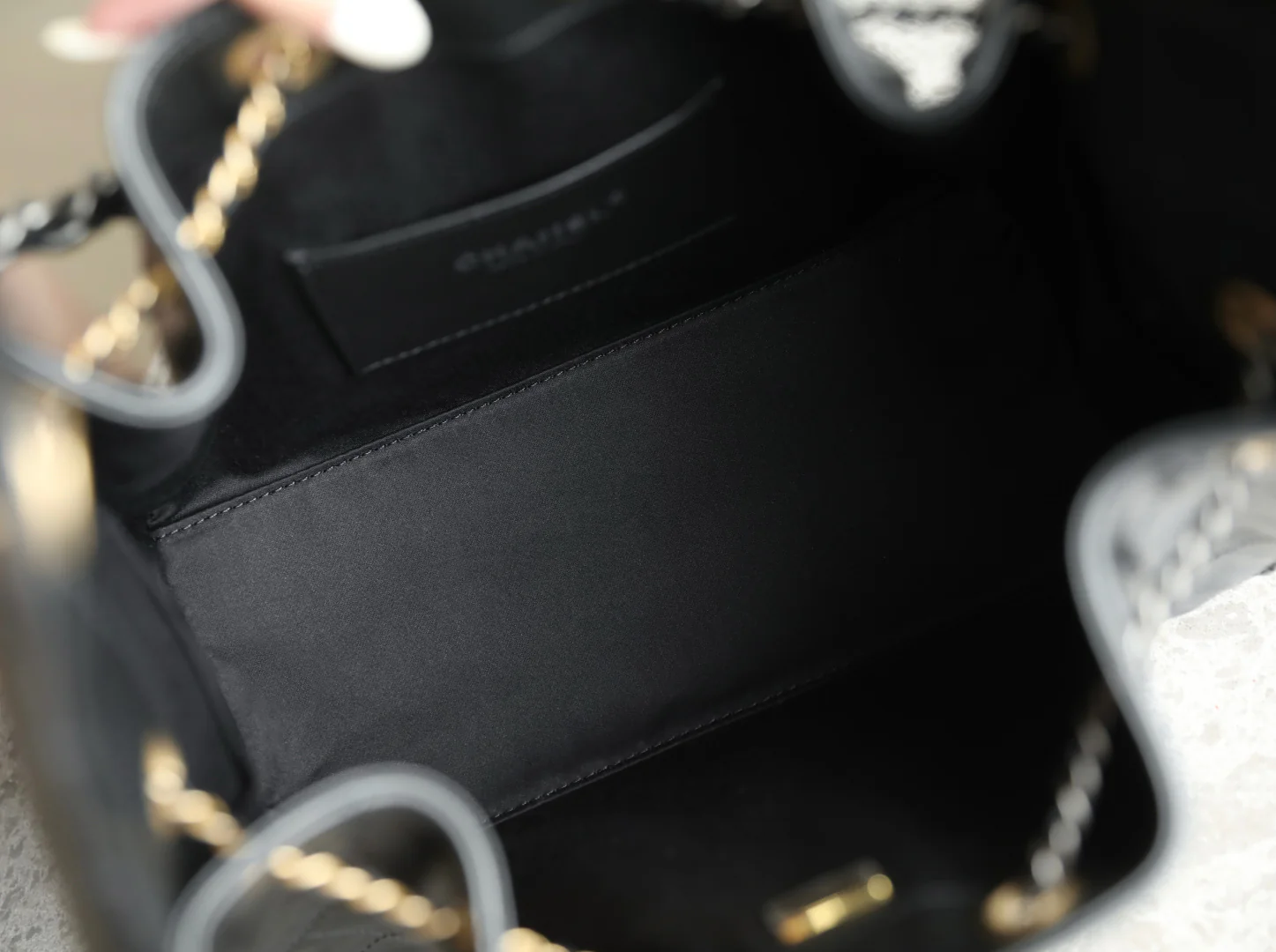 Chanel - ??? - Черный с цепочкой 