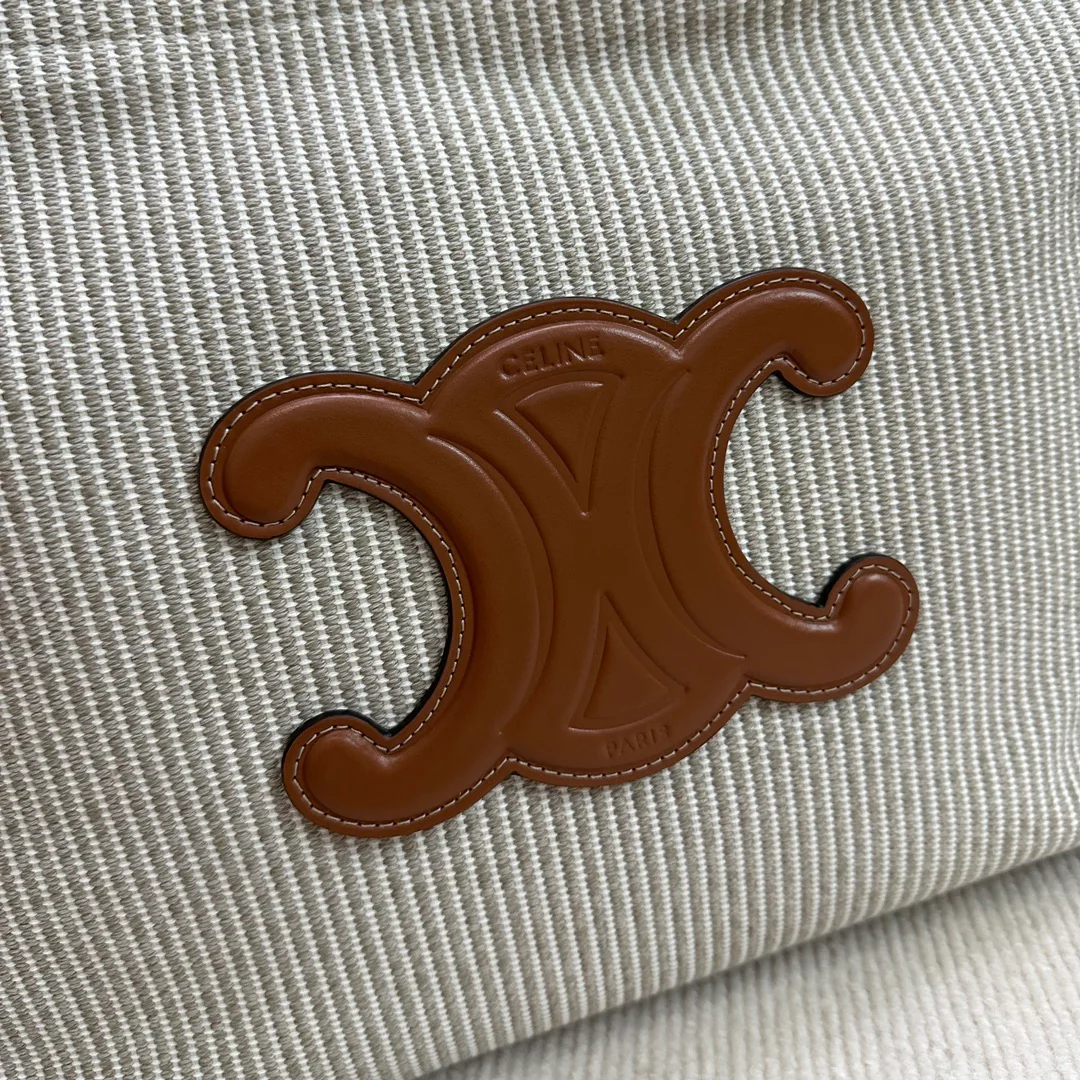 Сумка-тоут Celine Cabas Thais, большая, бежевая.