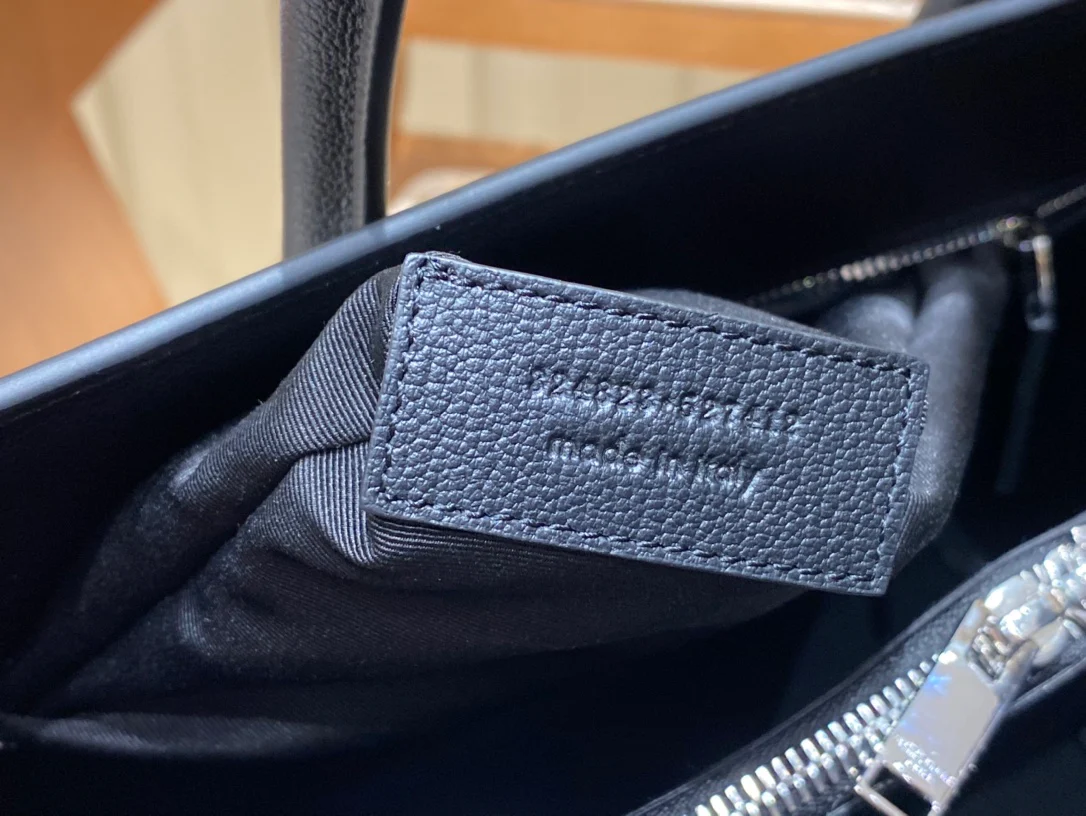 Сумка-гармошка YSL Sac-de-jour с рисунком под козу - черная - 32 см