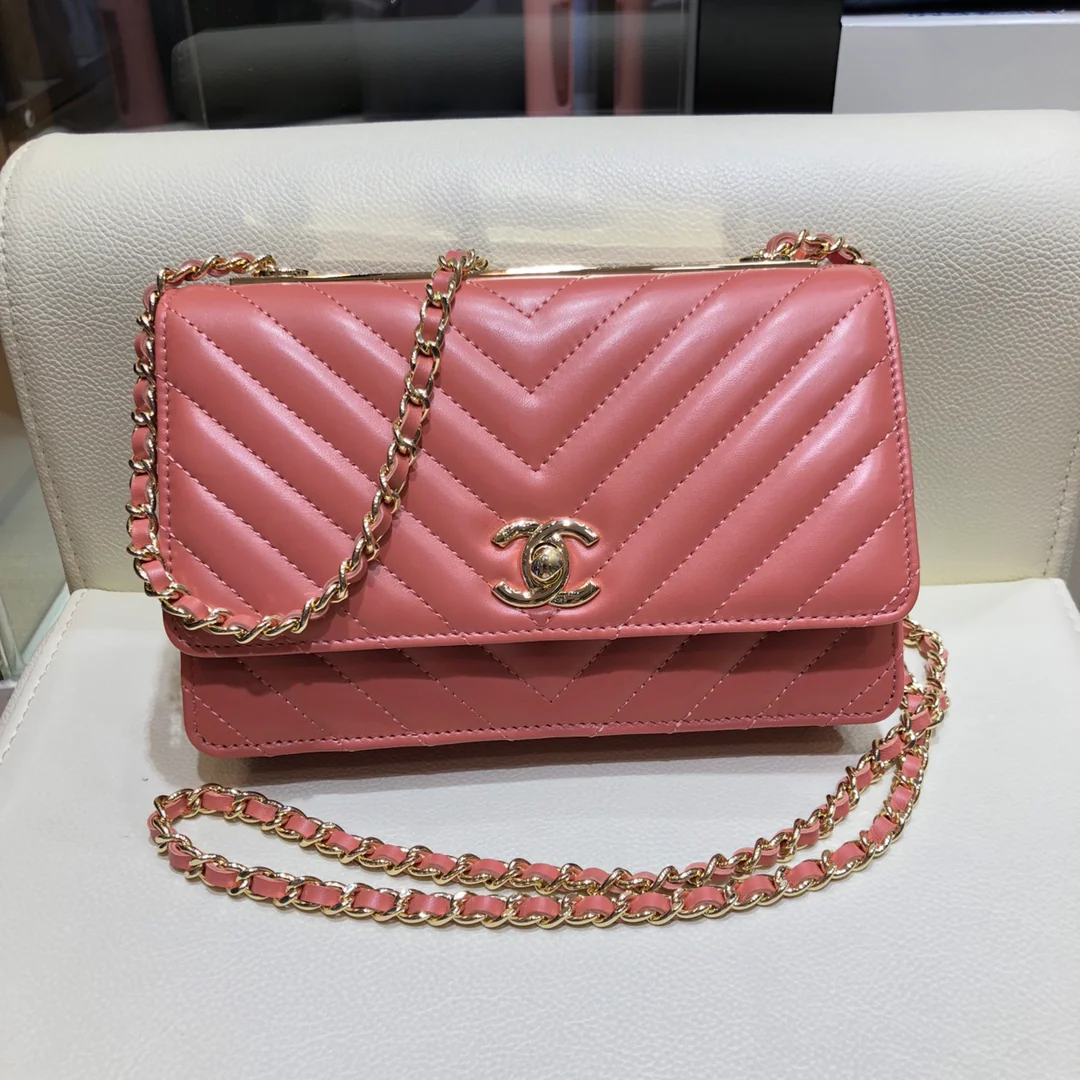 Chanel-trendy-cc-woc-19cm-2