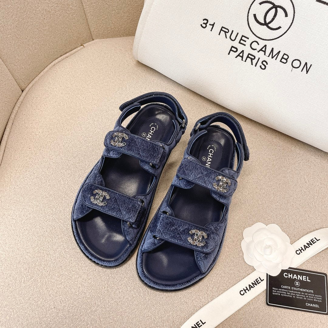 Chanel - Черные кожаные сандалии в клетку