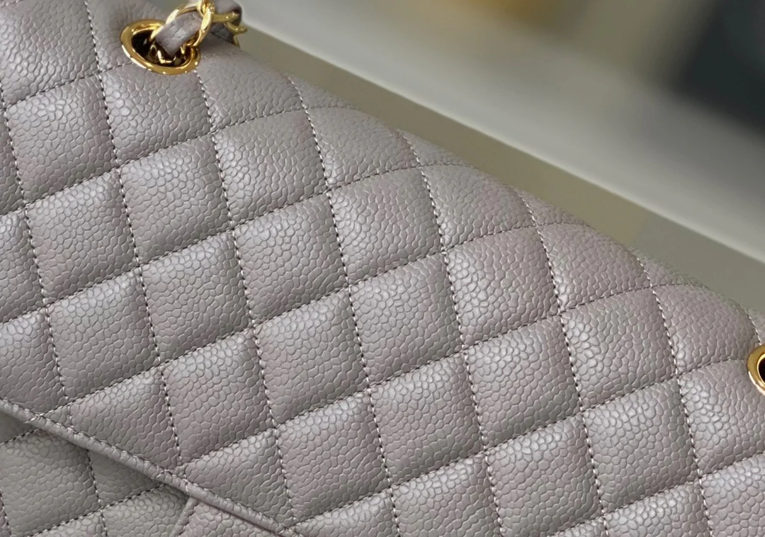 Chanel - Икра - Сумка CF - Серая с золотой фурнитурой - 25 см