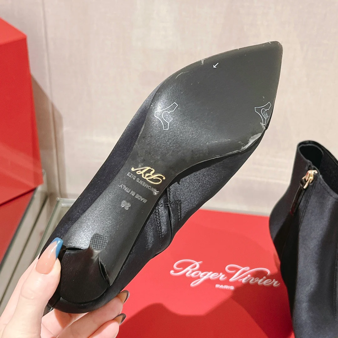 RV Shoes - Ботильоны с острым носком, украшенные стразами - 1