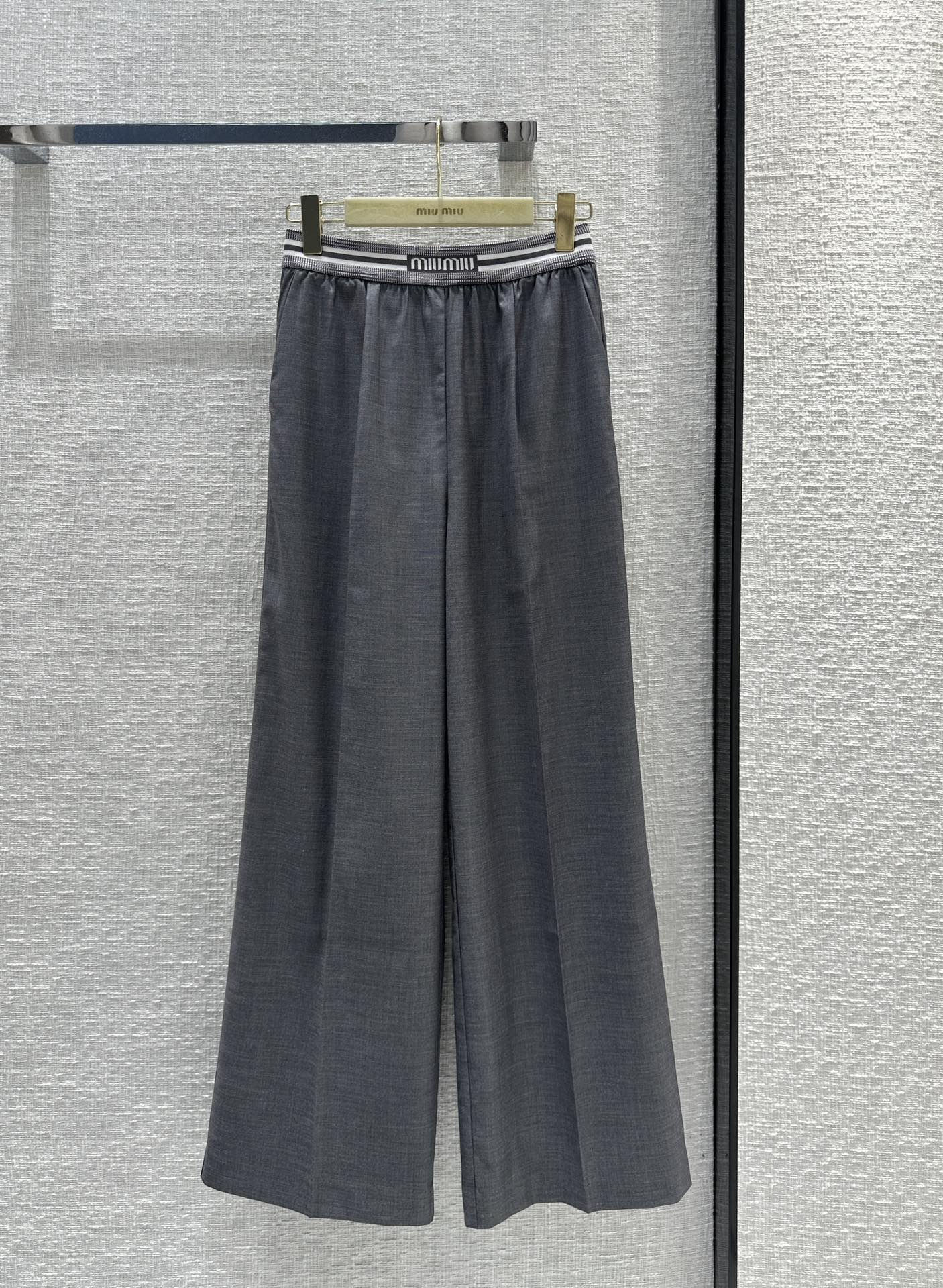 Miu Miu - 2404-24 Новинка ранней весны - Серые прямые брюки с широкими штанинами