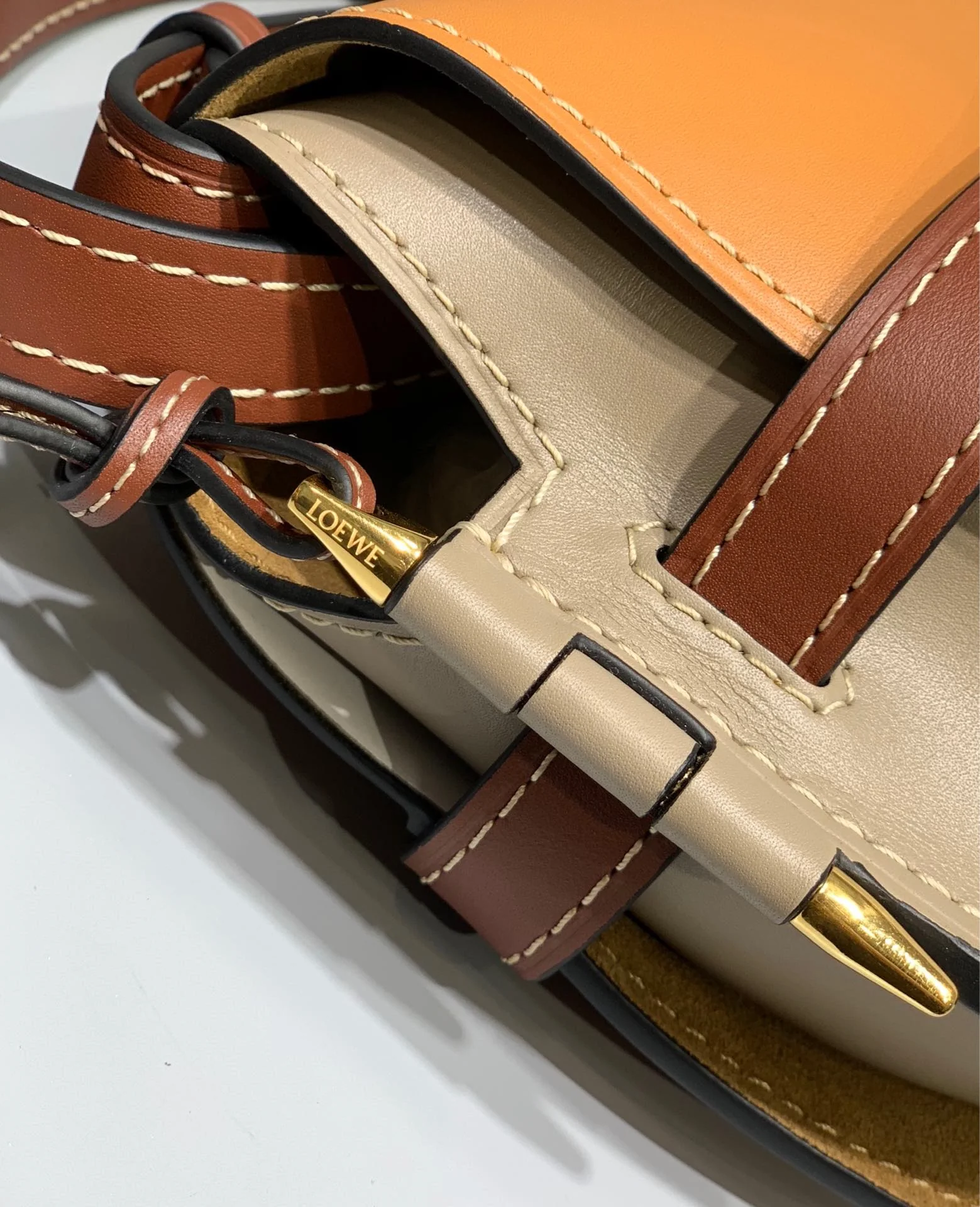 Loewe-gate-small-20x19x11-5-cm-3