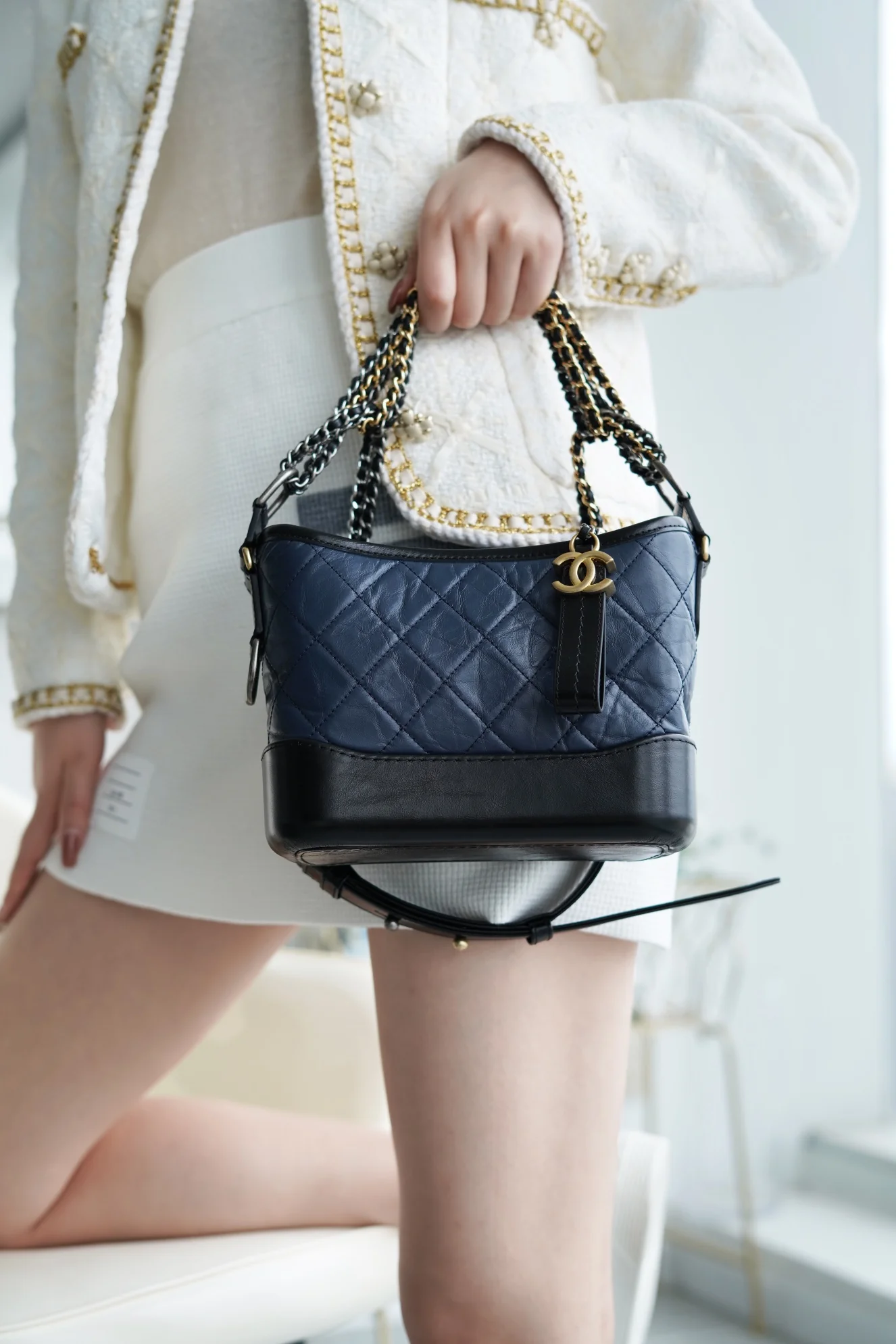 Сумка-хобо Chanel - сине-черная, маленький размер 22-5 см.