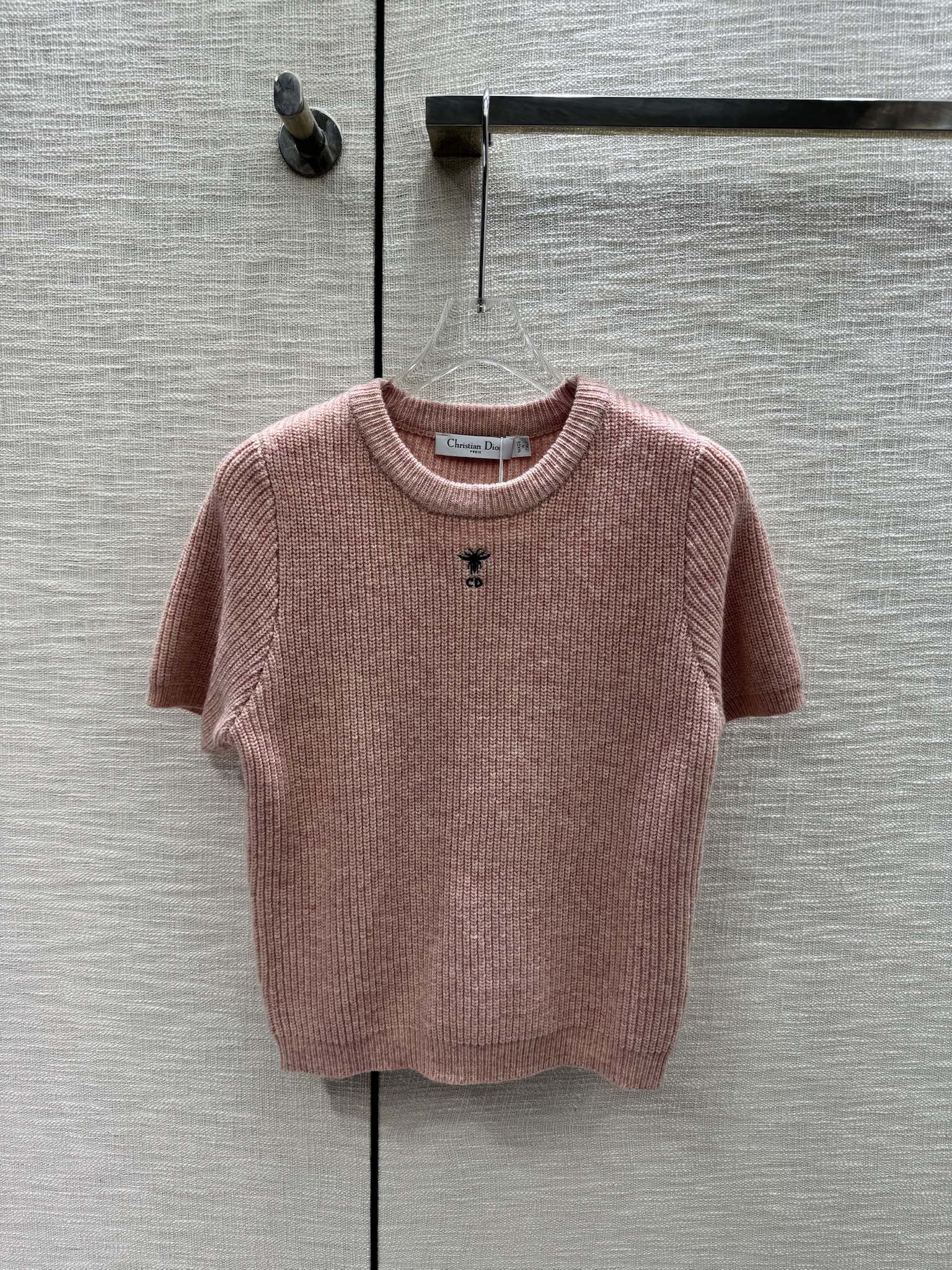 Dior-2403 - Вязаная футболка с коротким рукавом и вышитой буквой CD