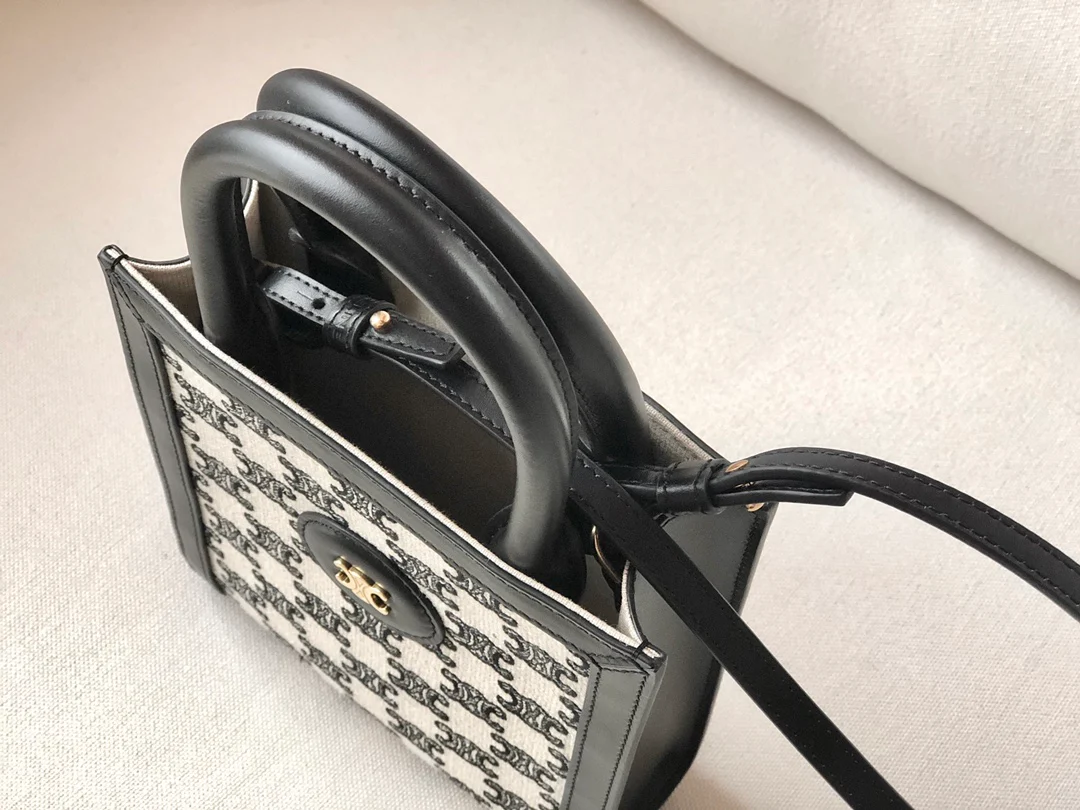 cabas - Миниатюрная вертикальная сумка Triomphe с вышивкой