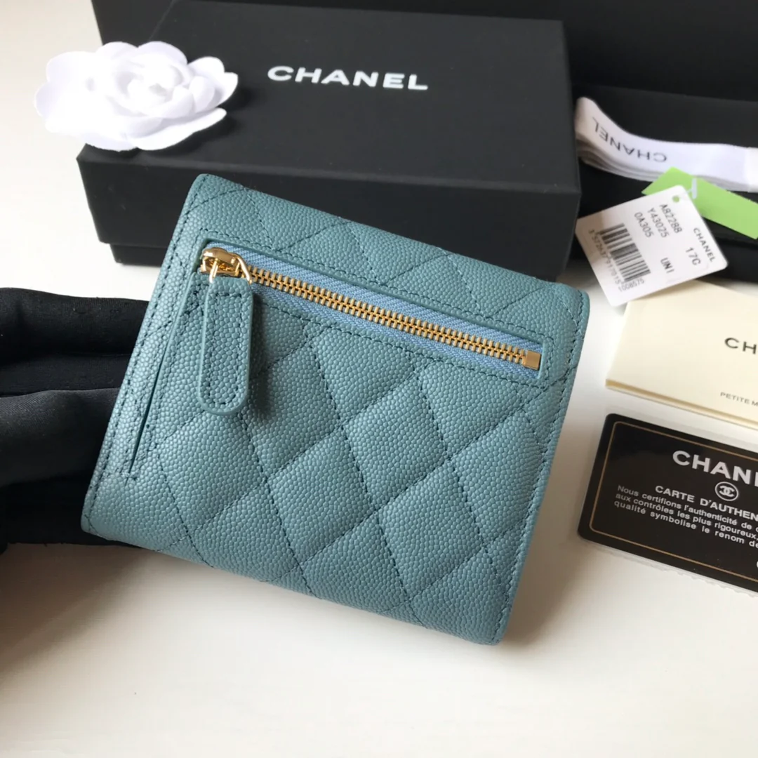 Chanel 三折短夹-雾霾蓝球纹皮金扣