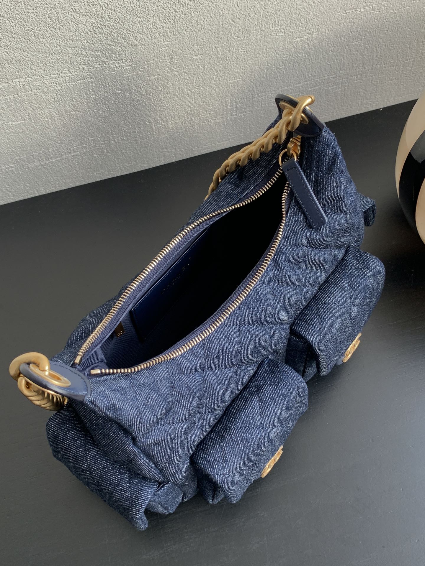 Chanel 25 Chobo Denim Small - Темно-синий