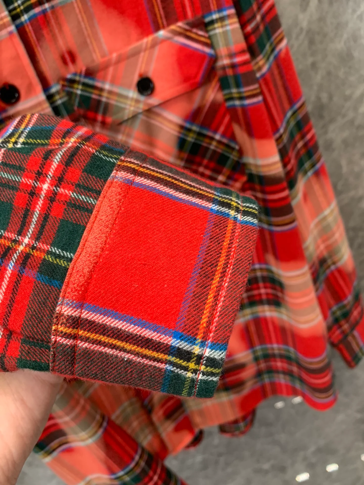 Новая клетчатая рубашка с воротником и длинными рукавами Celine 2404-24ss весна/лето