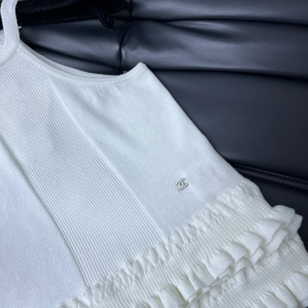 Chanel - Новинка 2403-24 Вязаный жилет с кружевом - Белый