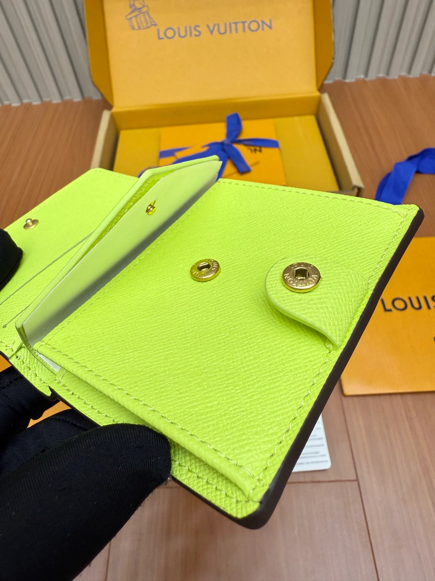 Кошелек LV-m14628 из цельной стали