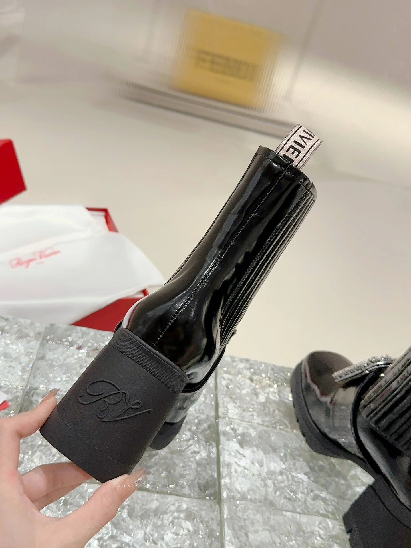 Ботинки на платформе RV-2024 с бриллиантовой пряжкой - черные