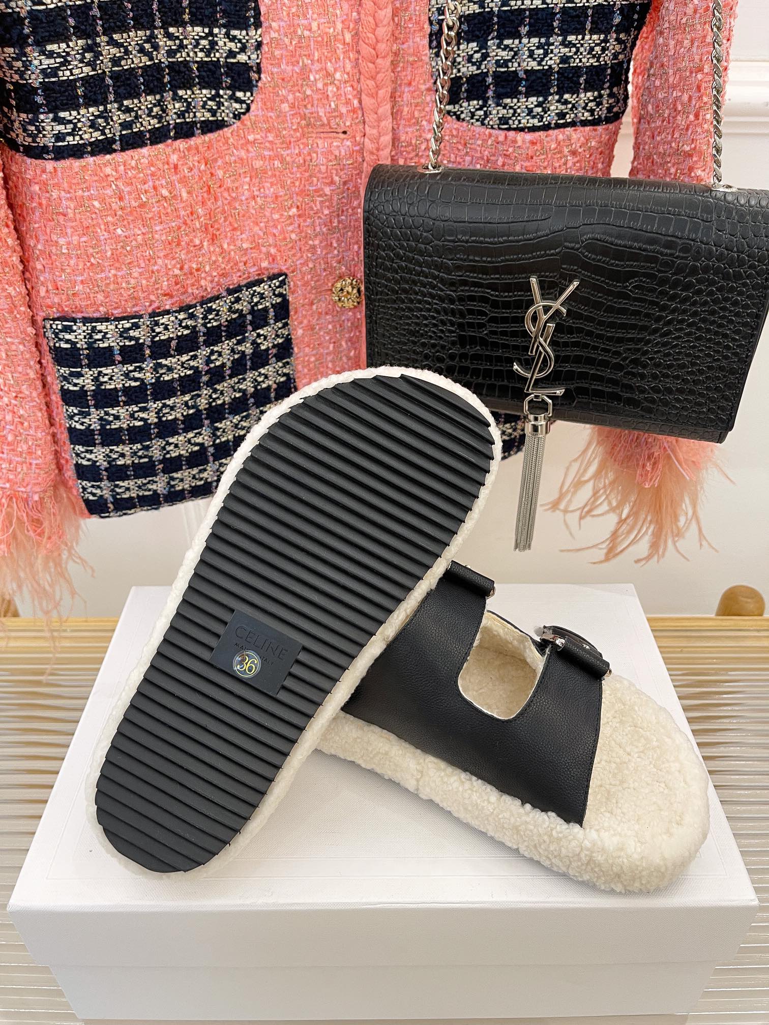 Celine - Новинка сезона осень/зима 2022 - Шерстяные тапочки