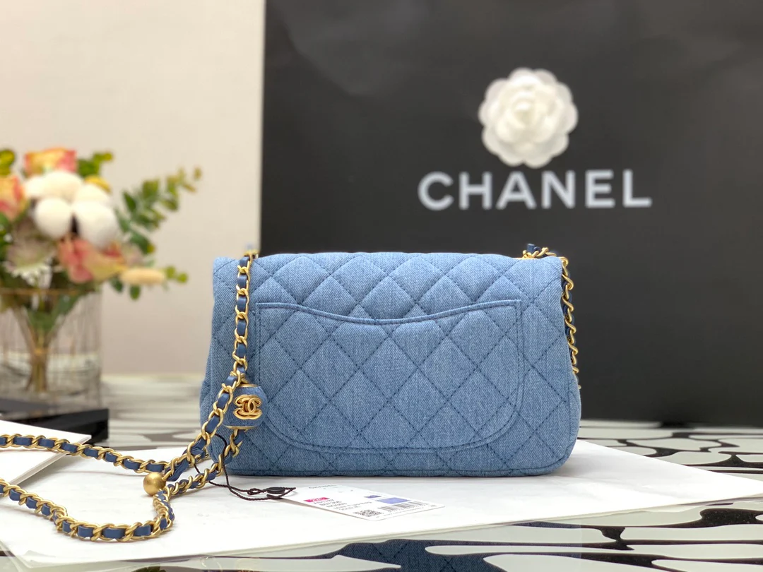 Chanel - Сумка с квадратным клапаном 