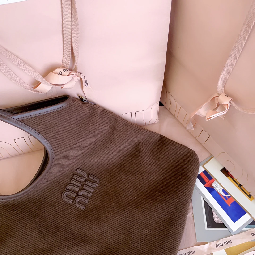 Сумка-тоут Miu Miu 5bg231, коричневая, вельветовая.