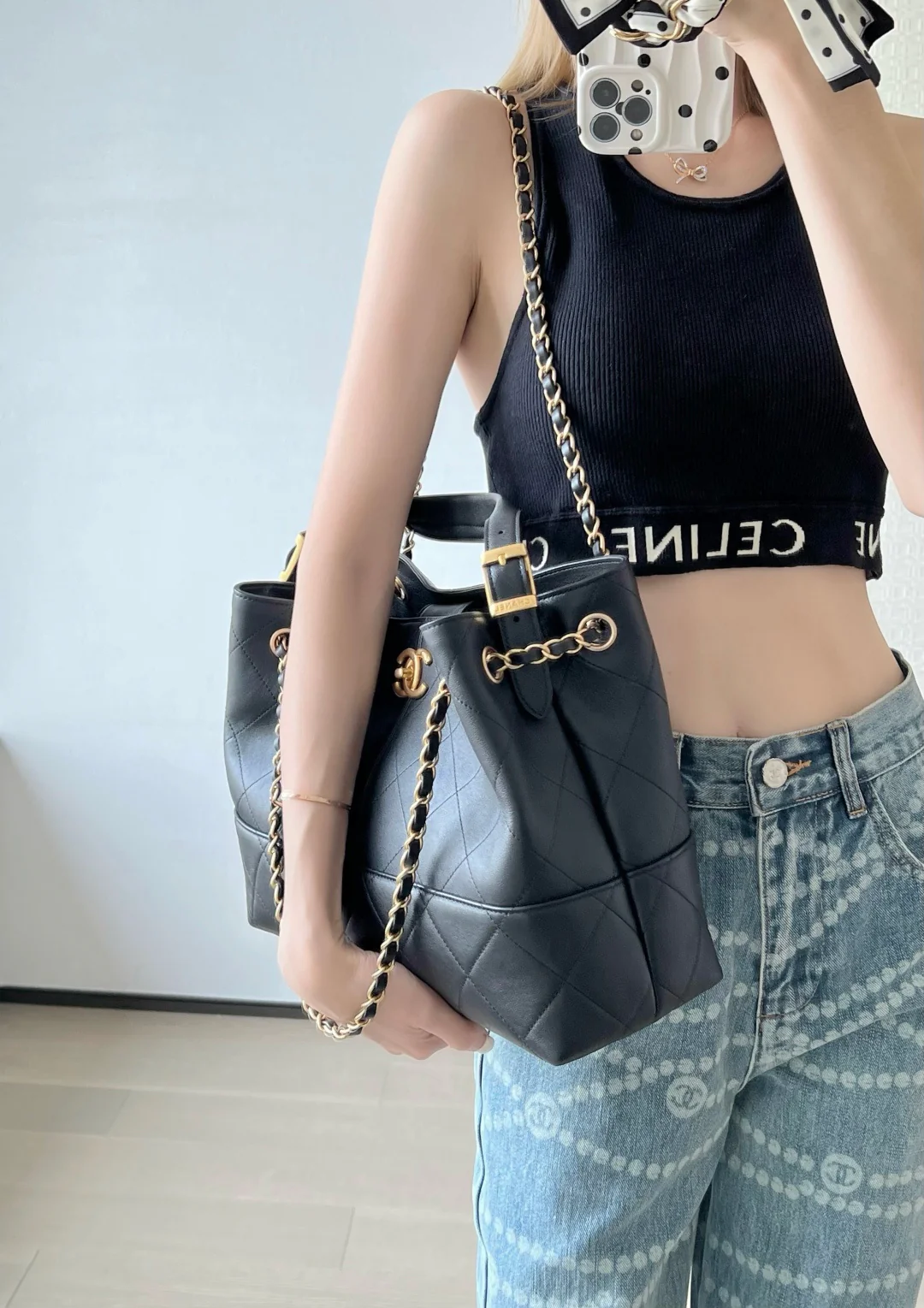 Chanel - ??? - Горизонтальная сумка-шоппер из телячьей кожи - Черная с золотой фурнитурой