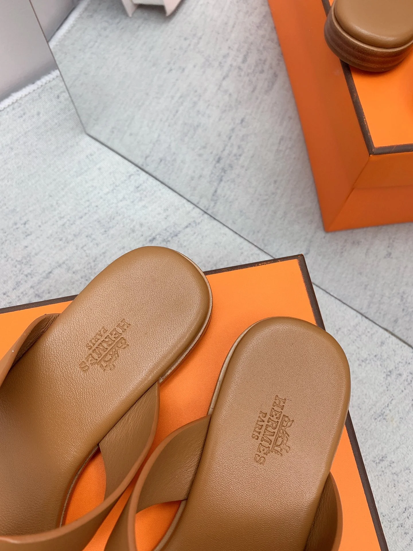 Hermes - Новинка сезона осень/зима 2022 - Домашние тапочки