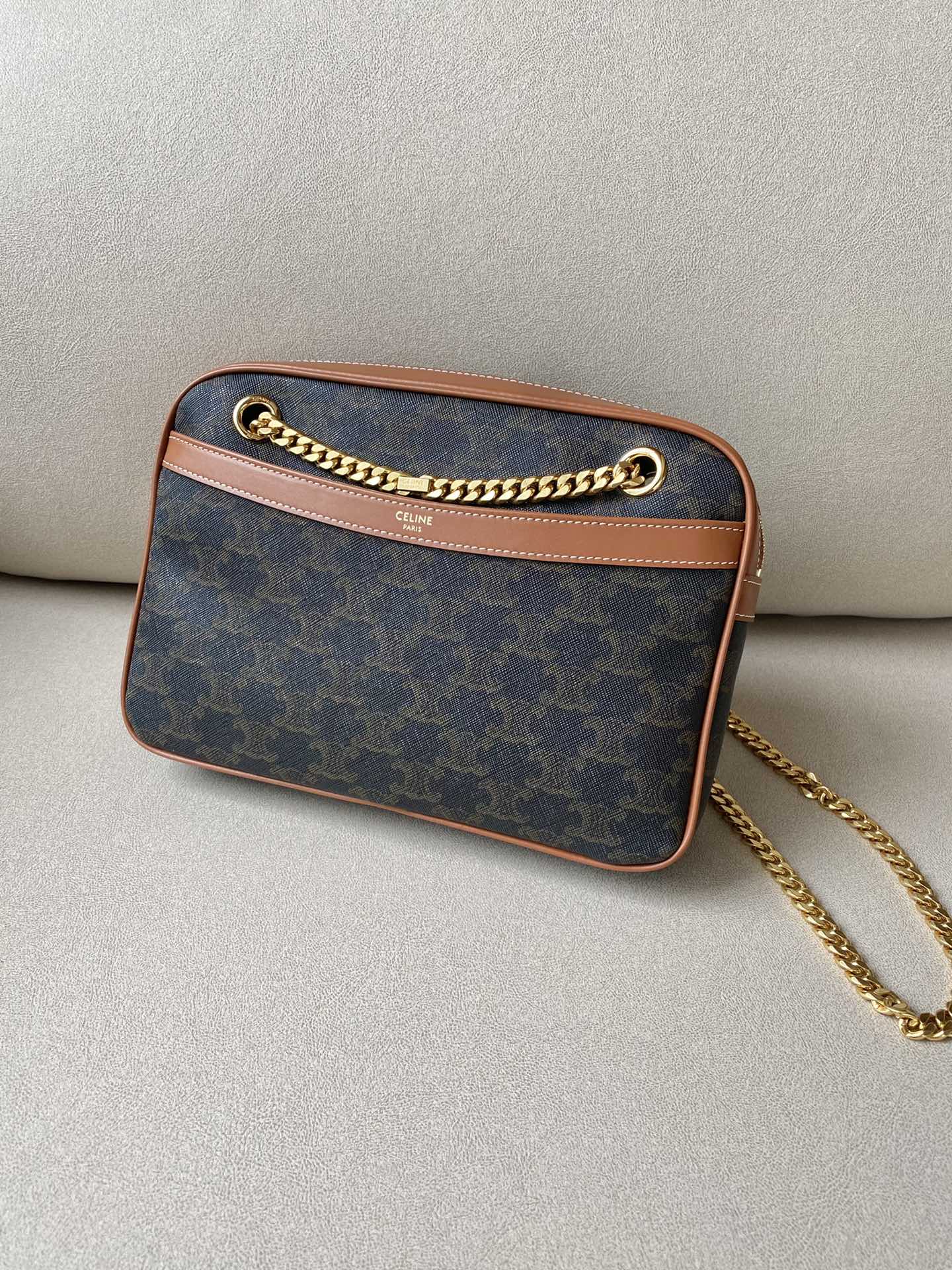 Сумочка Celine-triomphe-canvas-patapans-2