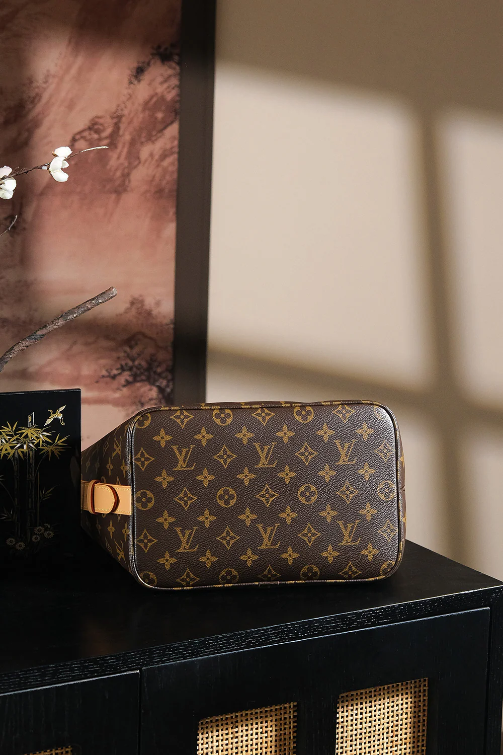 Классическая сумка-корзинка LV с монограммой