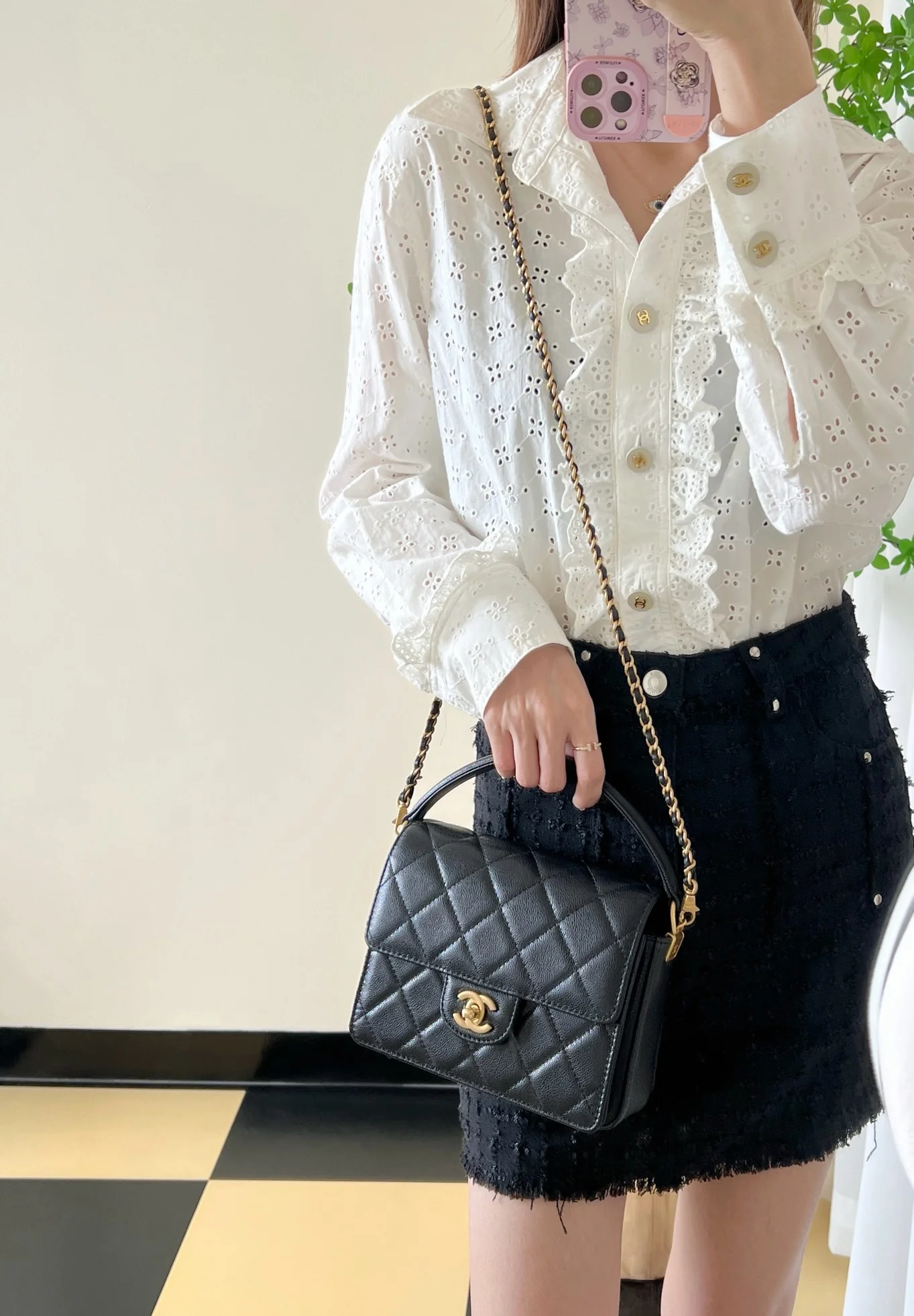 Сумка Chanel Medium Handle Flap Bag - черная