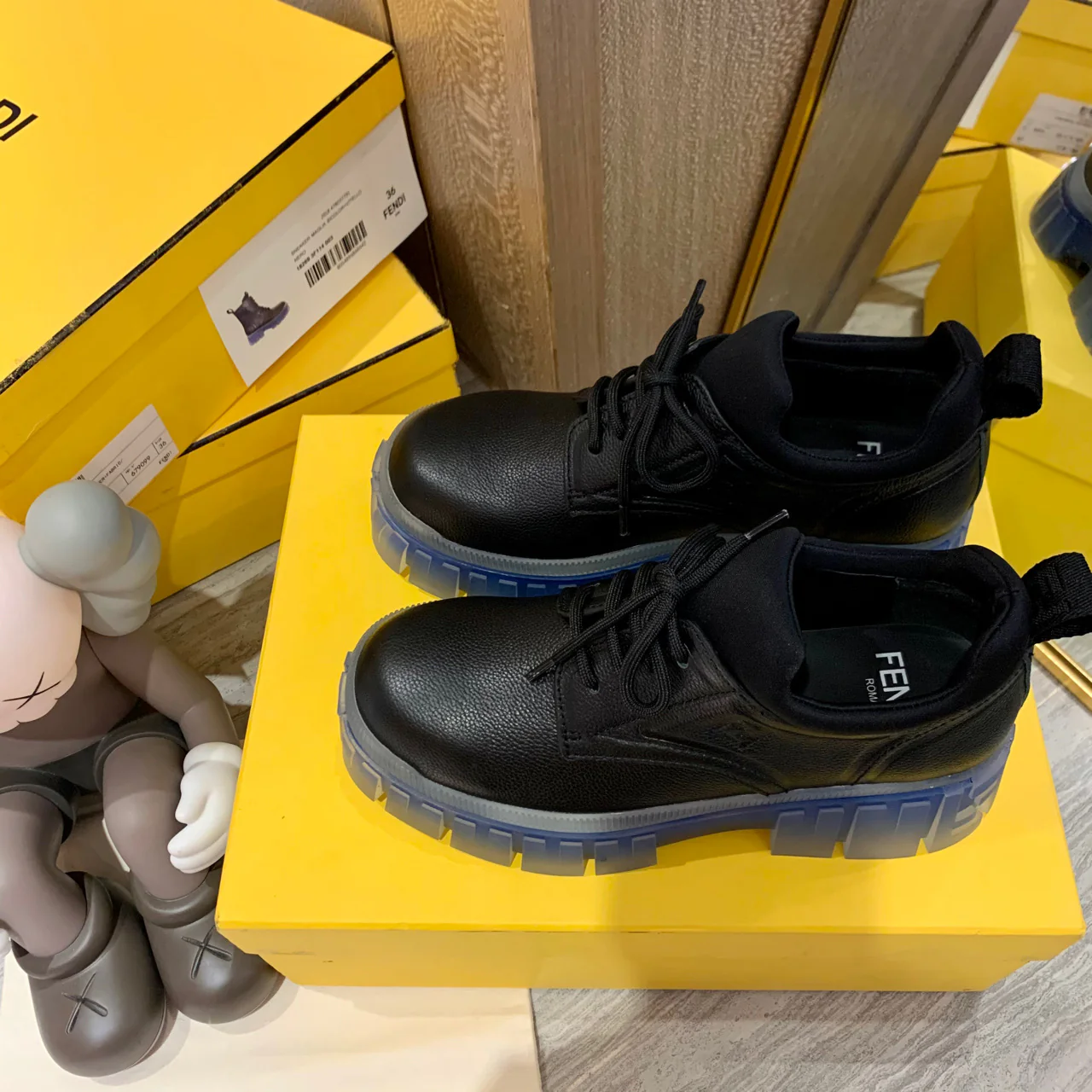 Ботинки Fendi на платформе со шнуровкой - черные