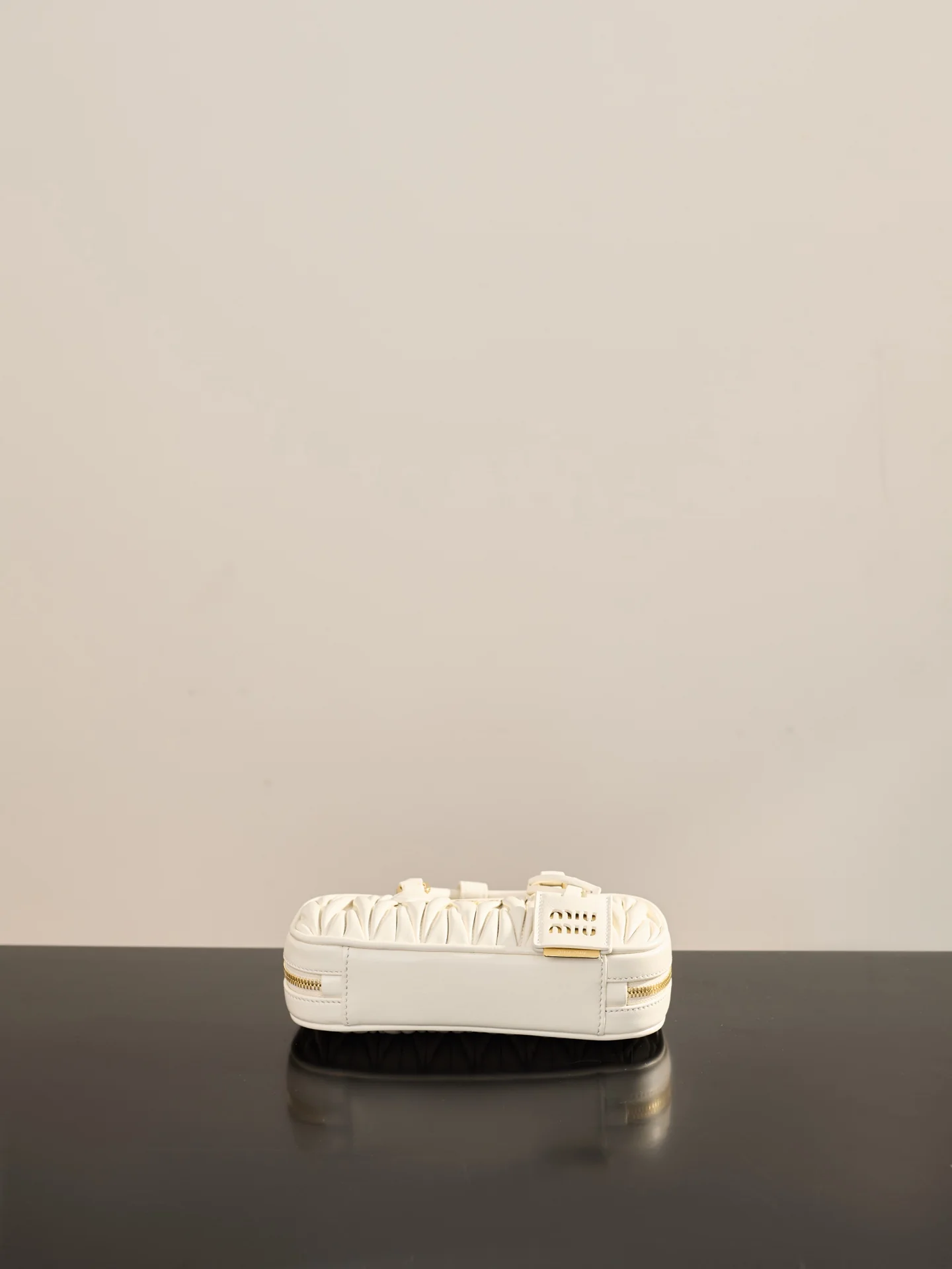 Miu Miu-5b088m1100 - Миниатюрная плиссированная сумка для боулинга - Белая