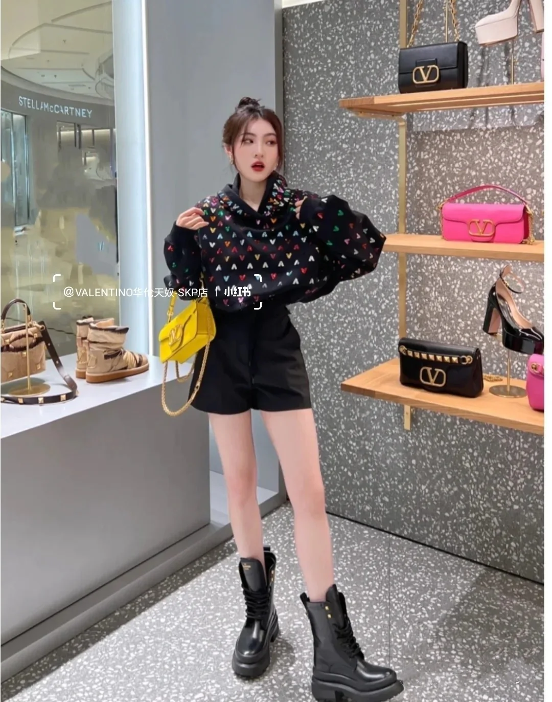 Ботинки Valentino на шнуровке до середины икры в стиле милитари - черные