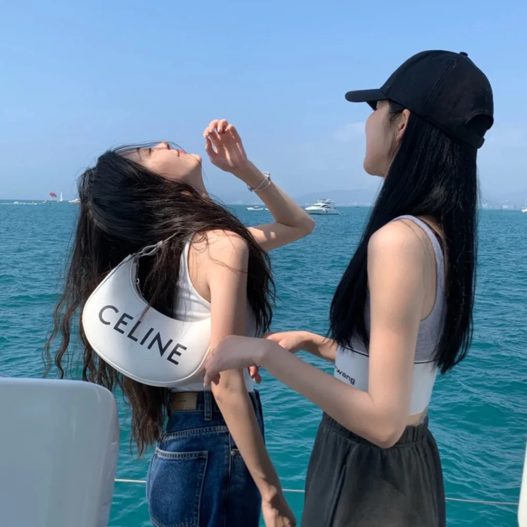 celine-ava сумка подмышки-1