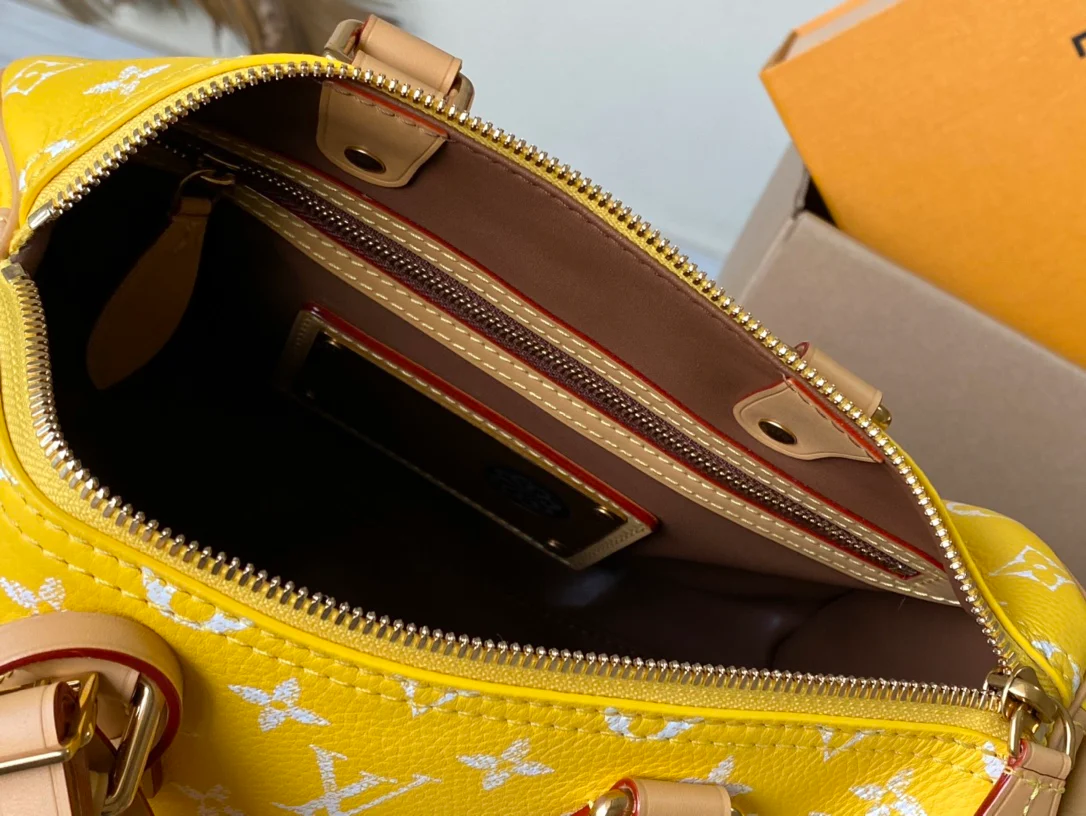 LV-m24426-speedy-p9-bandouliere-25 сумка-желтая