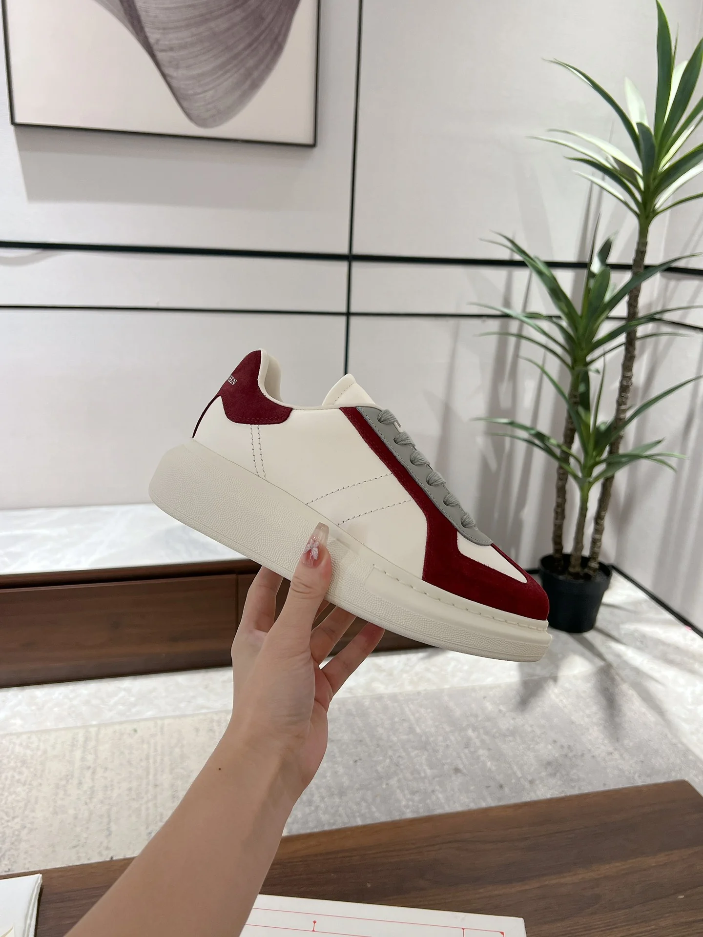 Скейтбордные кроссовки McQueen 2024 - красные