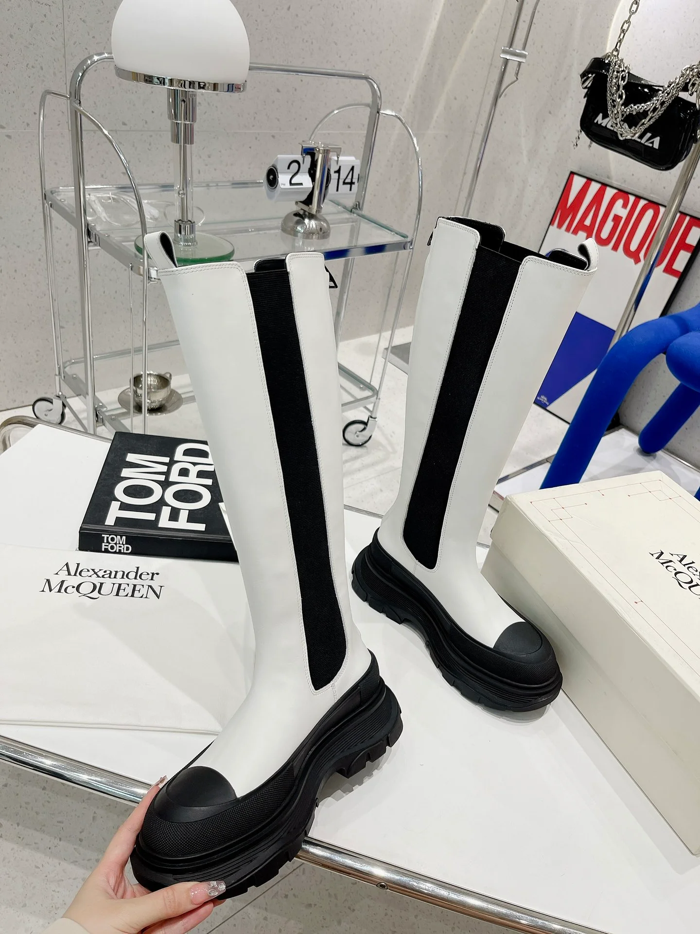 Коллекция McQueen 2022 года с подиума - Длинные сапоги - 1