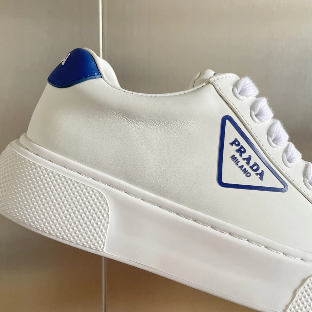 Новые поступления Prada ранней весной 2022 года - Повседневные туфли на платформе - 3