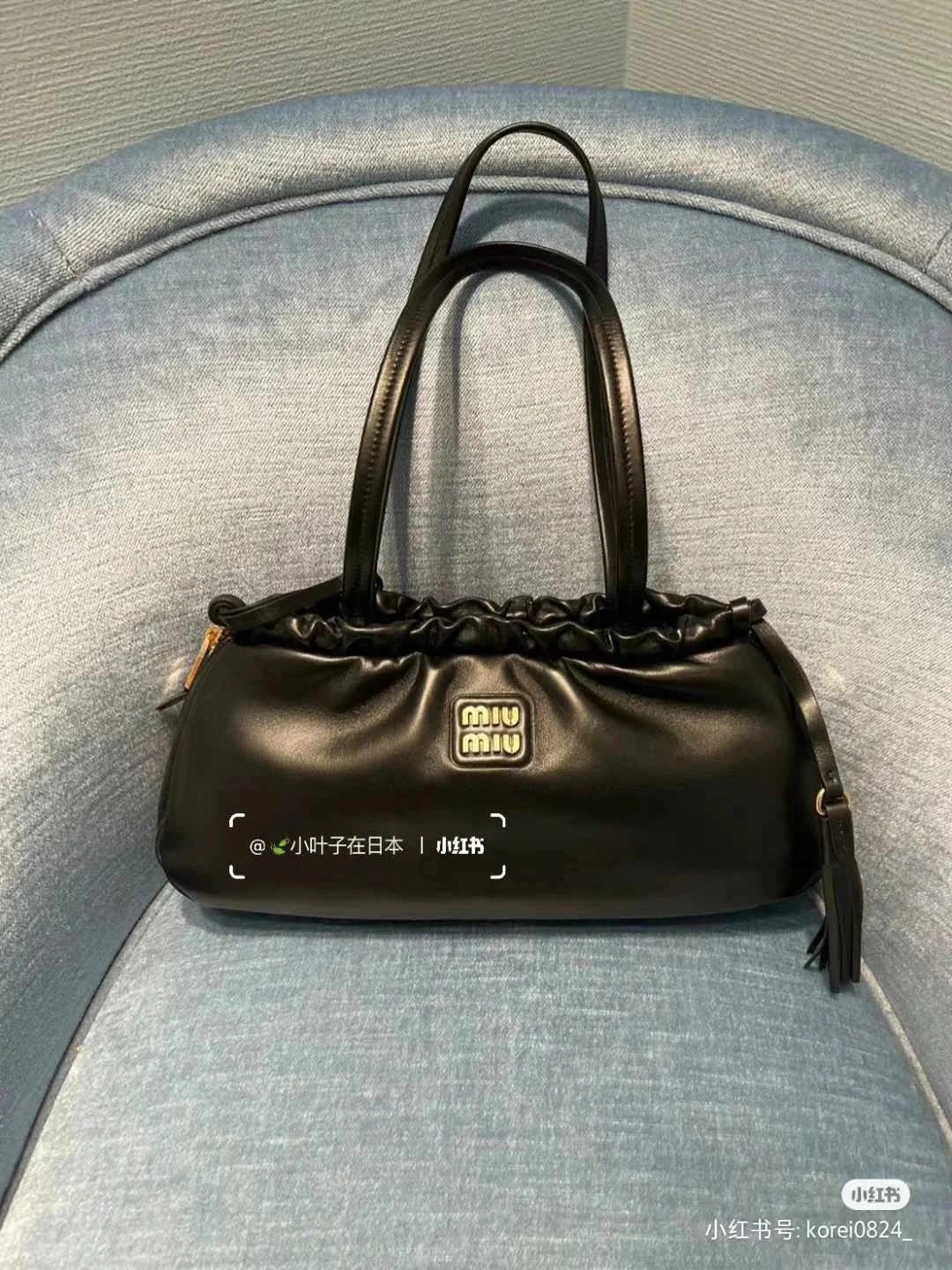 Сумка Miu Miu-5bg287 с кисточкой, проходящая под мышкой, из импортной овечьей кожи, с винтажной фурнитурой.