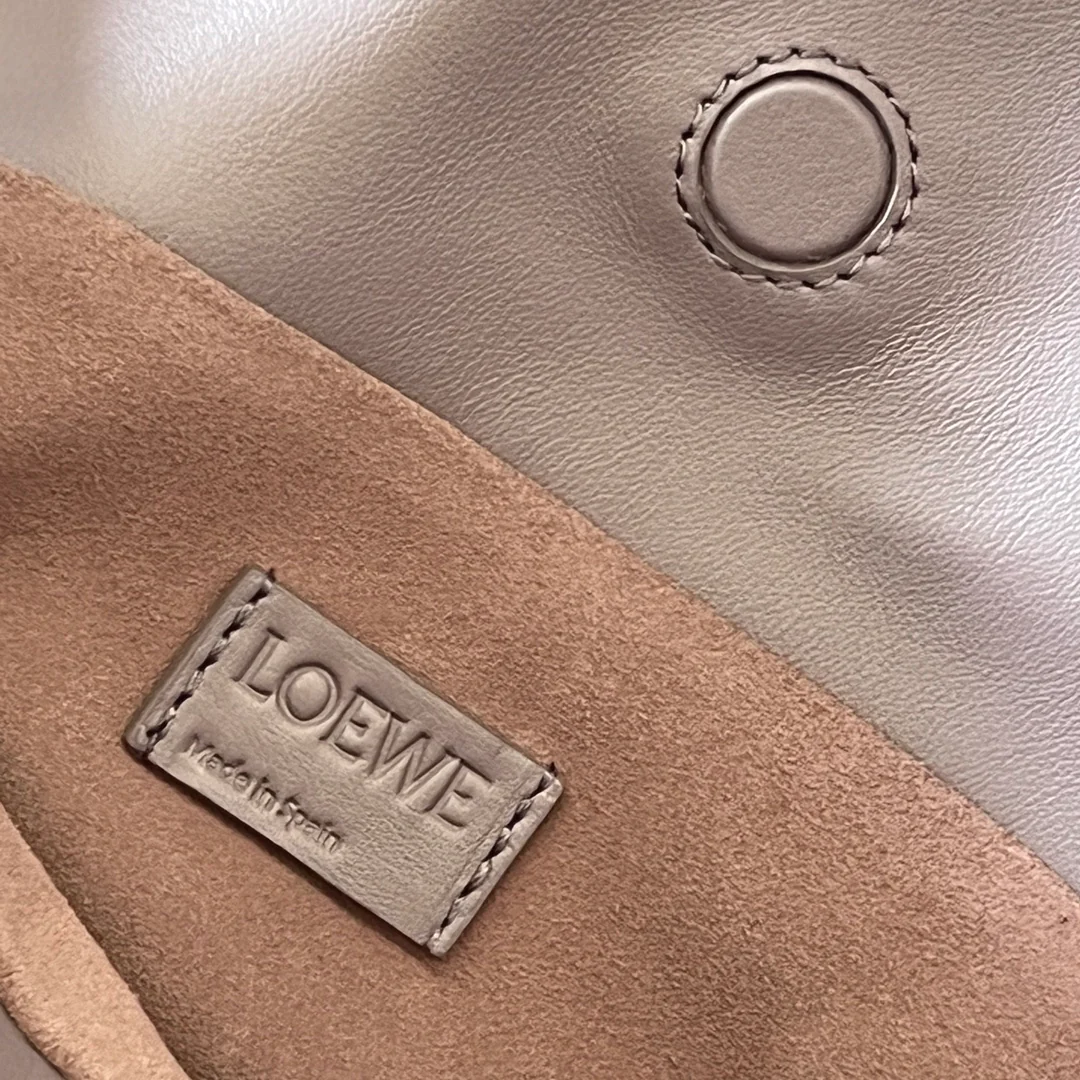 Клатч Loewe Flamenco - телячья кожа наппа - телесно-фиолетовый