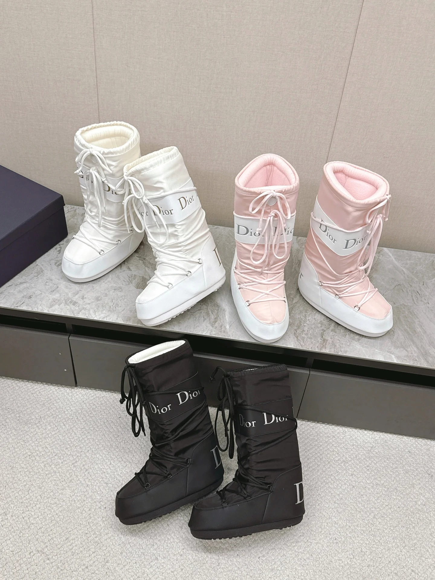 Пуховые туфли Dior 2024 — изображение из коллекции — 1